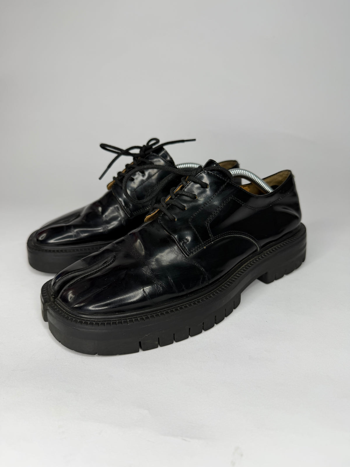 MAISON MARGIELA
Tabi Lace-Ups Chunky Sole in Black Size 39 EU