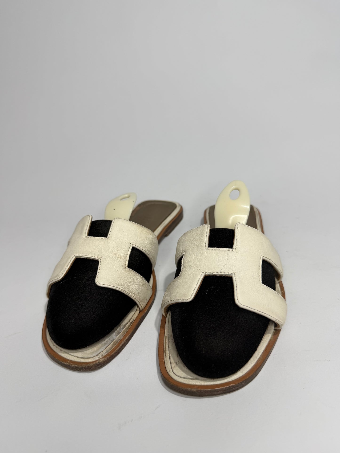 HERMES White Box Calfskin Oran Sandals 38 EU/ 8 US / 5 UK