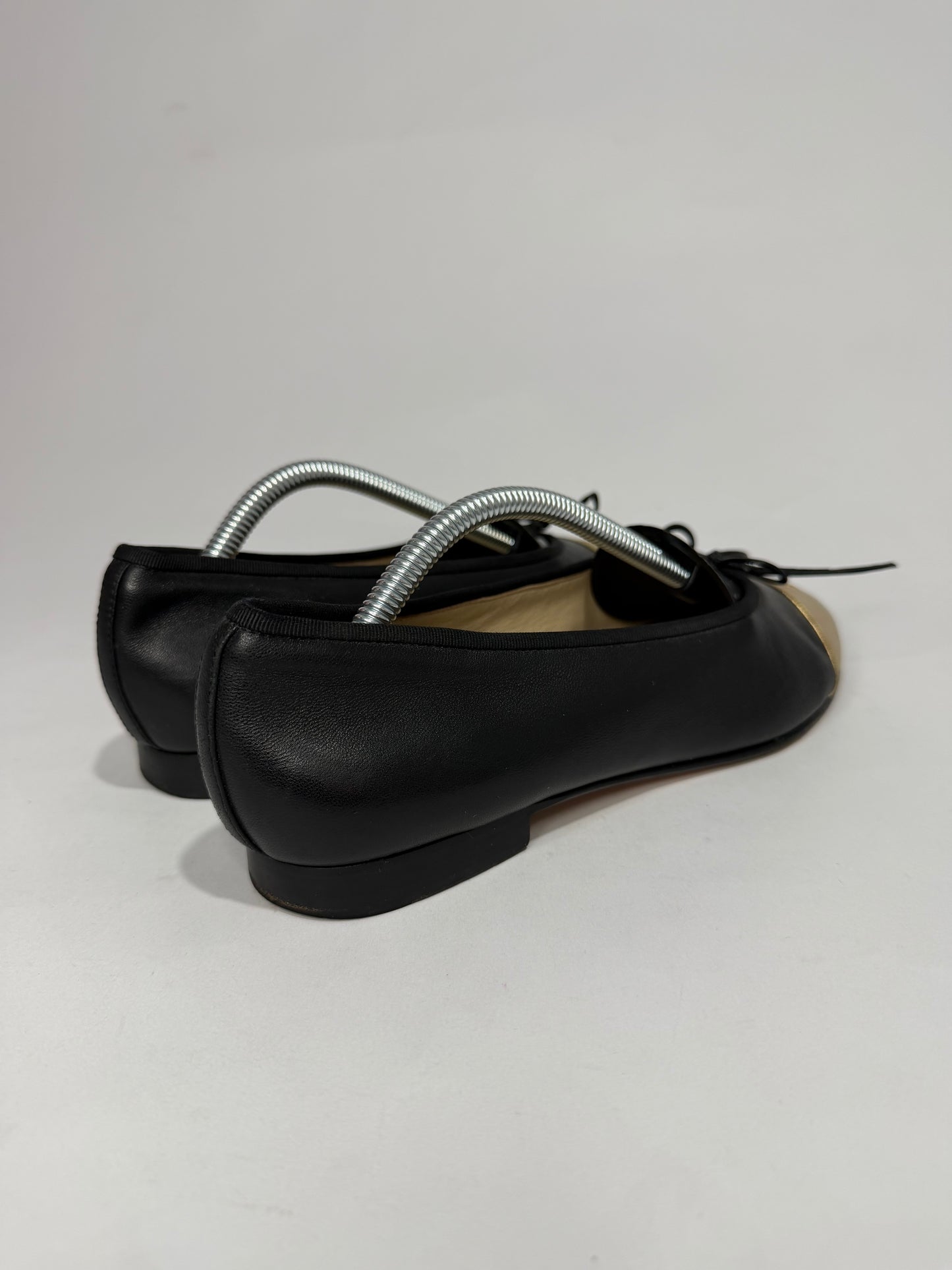 CHANEL Gold/Black Lambskin Leather CC Ballet Flats Size 38 EU/ 8 US