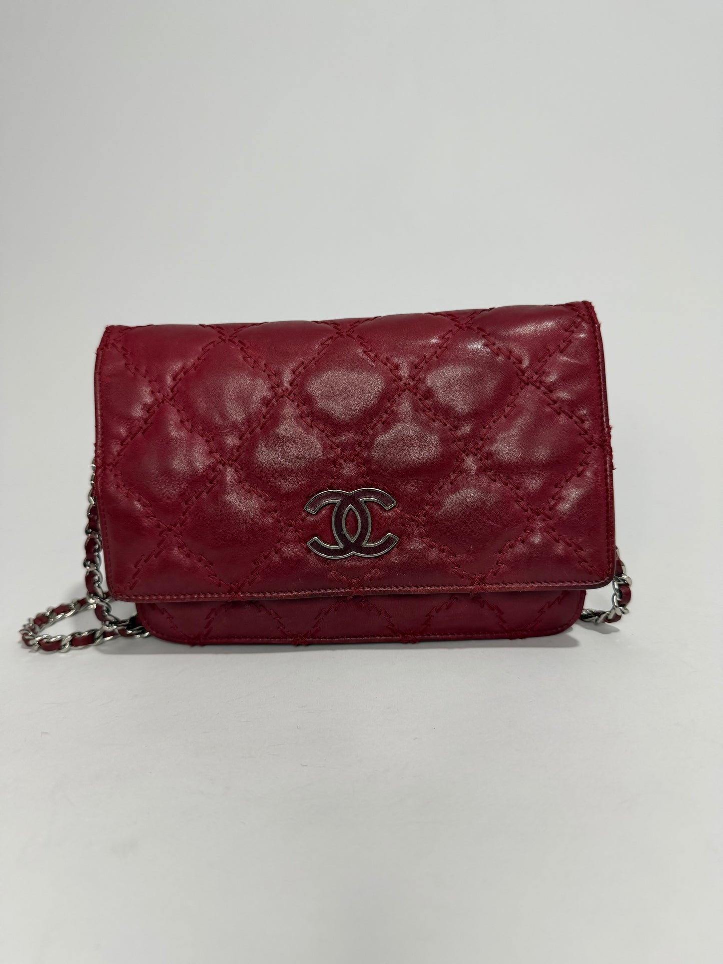 Chanel
Double Stitch Hamptons Wallet On Chain