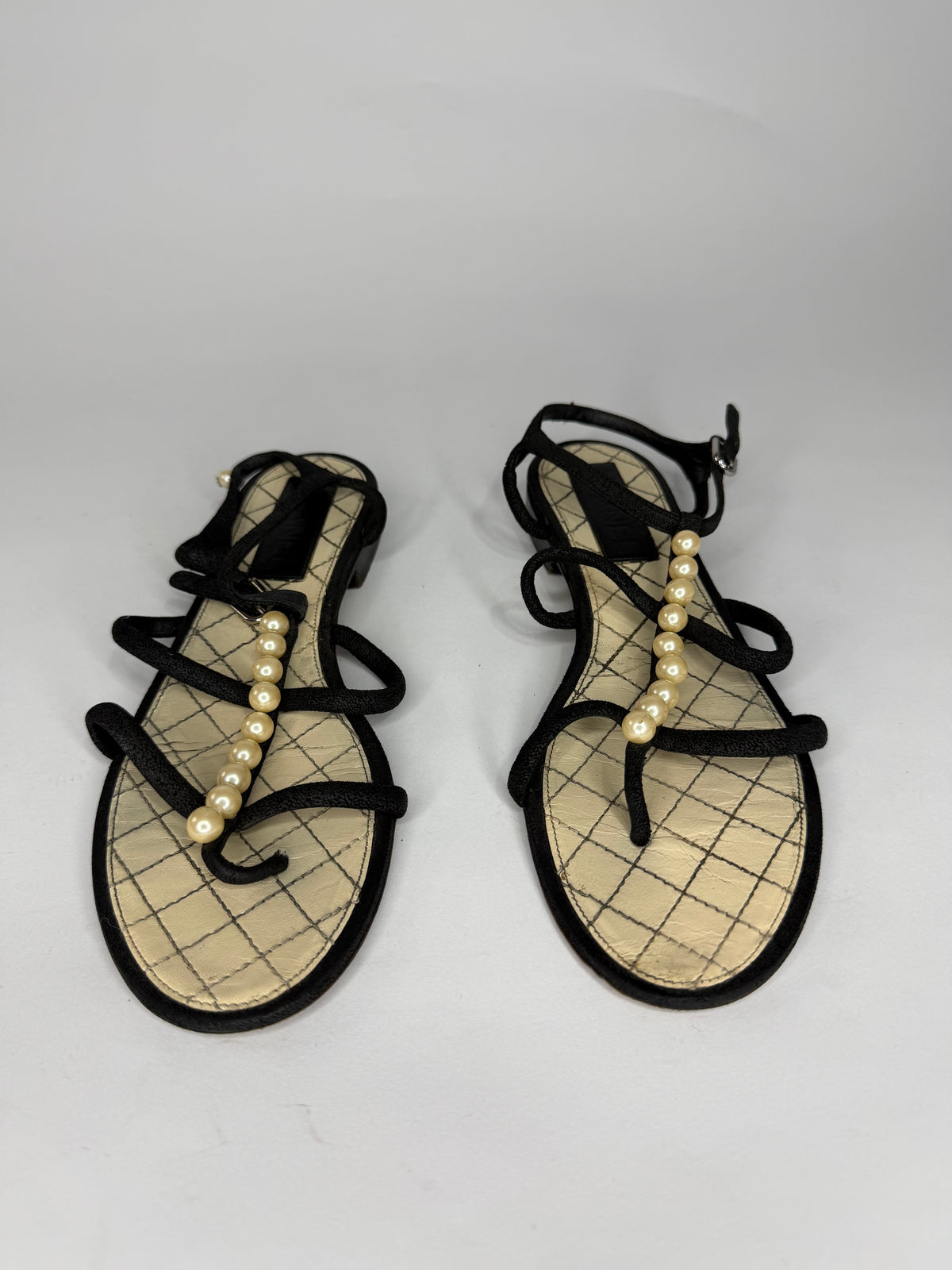 Chanel
Interlocking CC Logo Suede Gladiator Sandals
Women's Size 38.5 EU