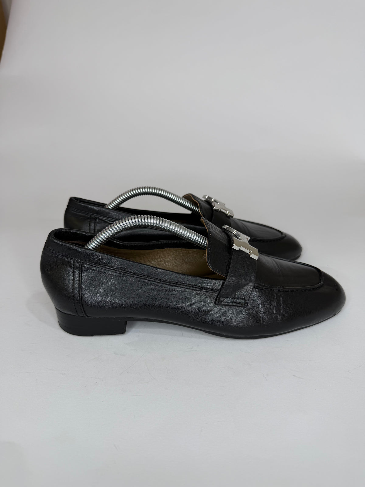 Hermès
Paris H Logo Loafers
Women's Size 36 EU/ 6 US / 3 UK