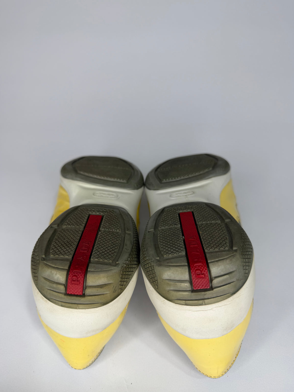 VINTAGE PRADA AMERICA CUP TRAINERS IN CREAM & SILVER Size 7 US