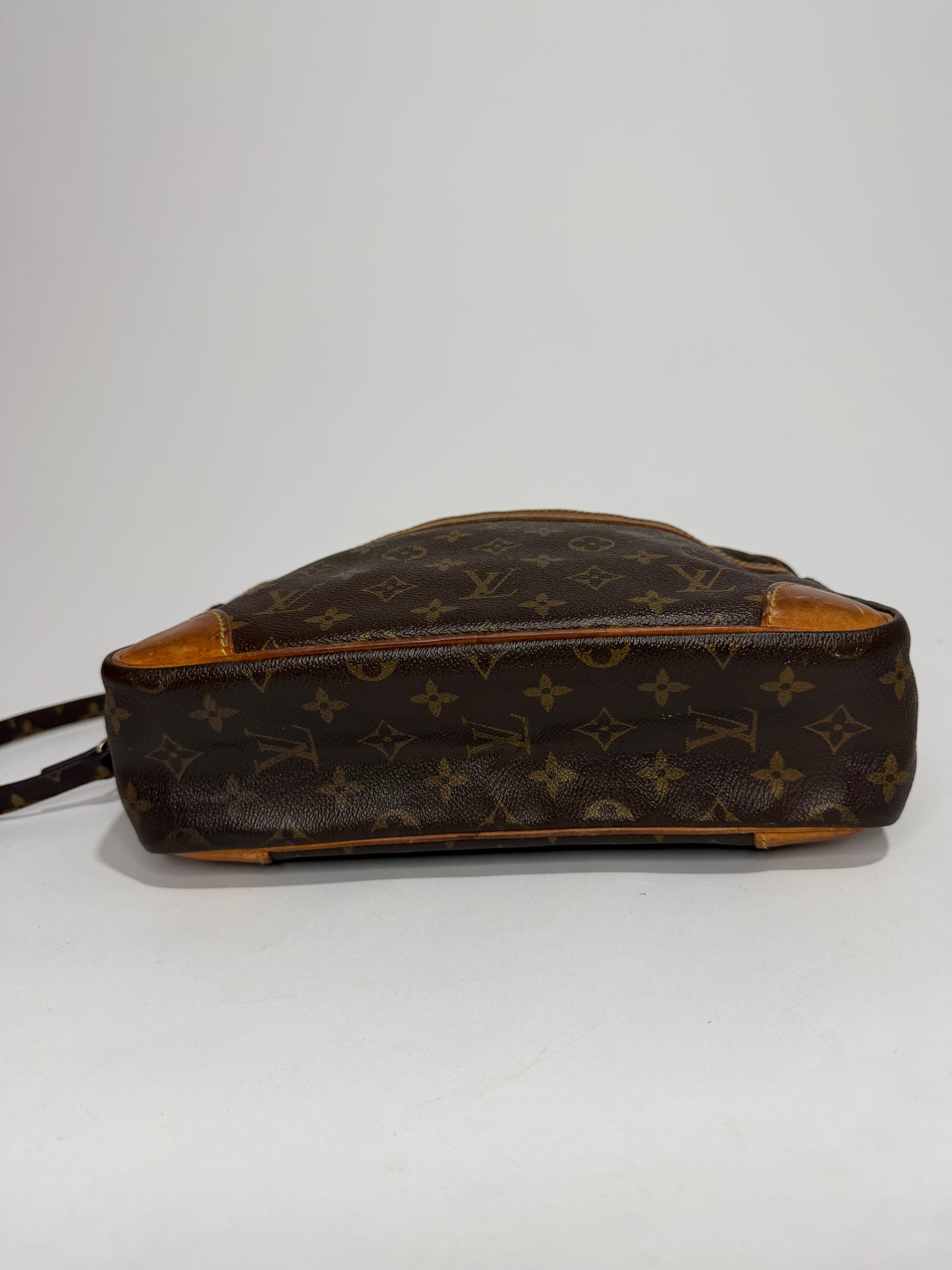 Vintage Louis Vuitton
Monogram Trocadero 30