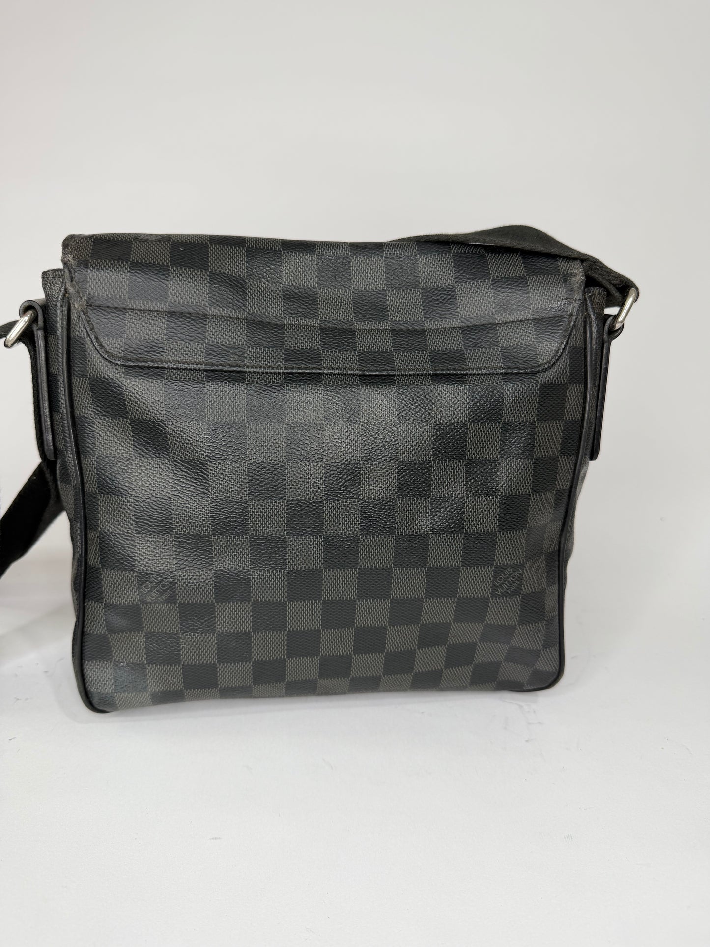 LOUIS VUITTON Damier Graphite District MM Messenger Bag