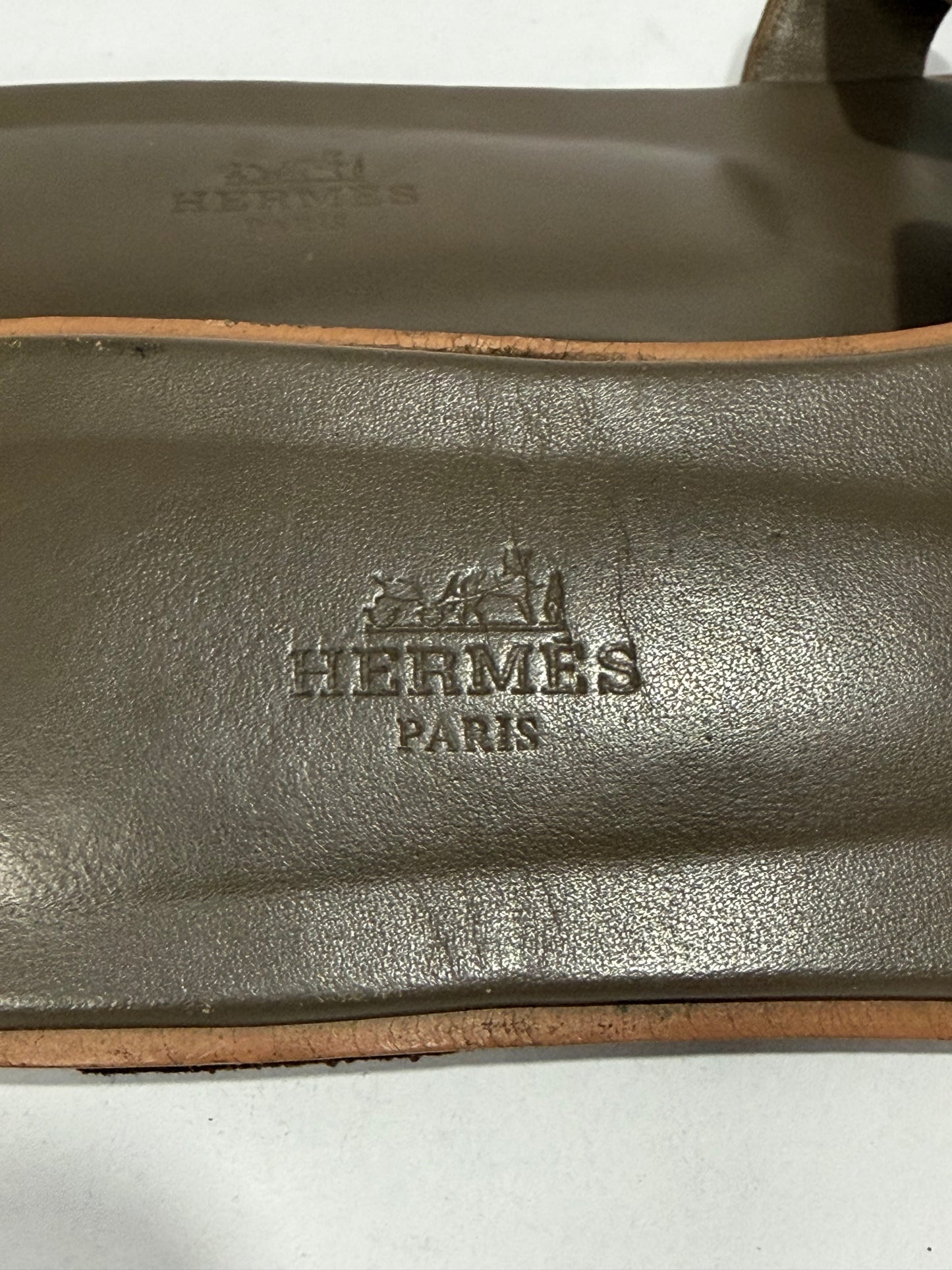 HERMES Grey Epsom Oran Sandals Size 38 EU/8 US / 5 UK