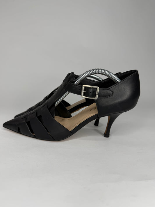 Christian Dior
Leather T-Strap Pumps
Women's Size 35 EU/ 5 US