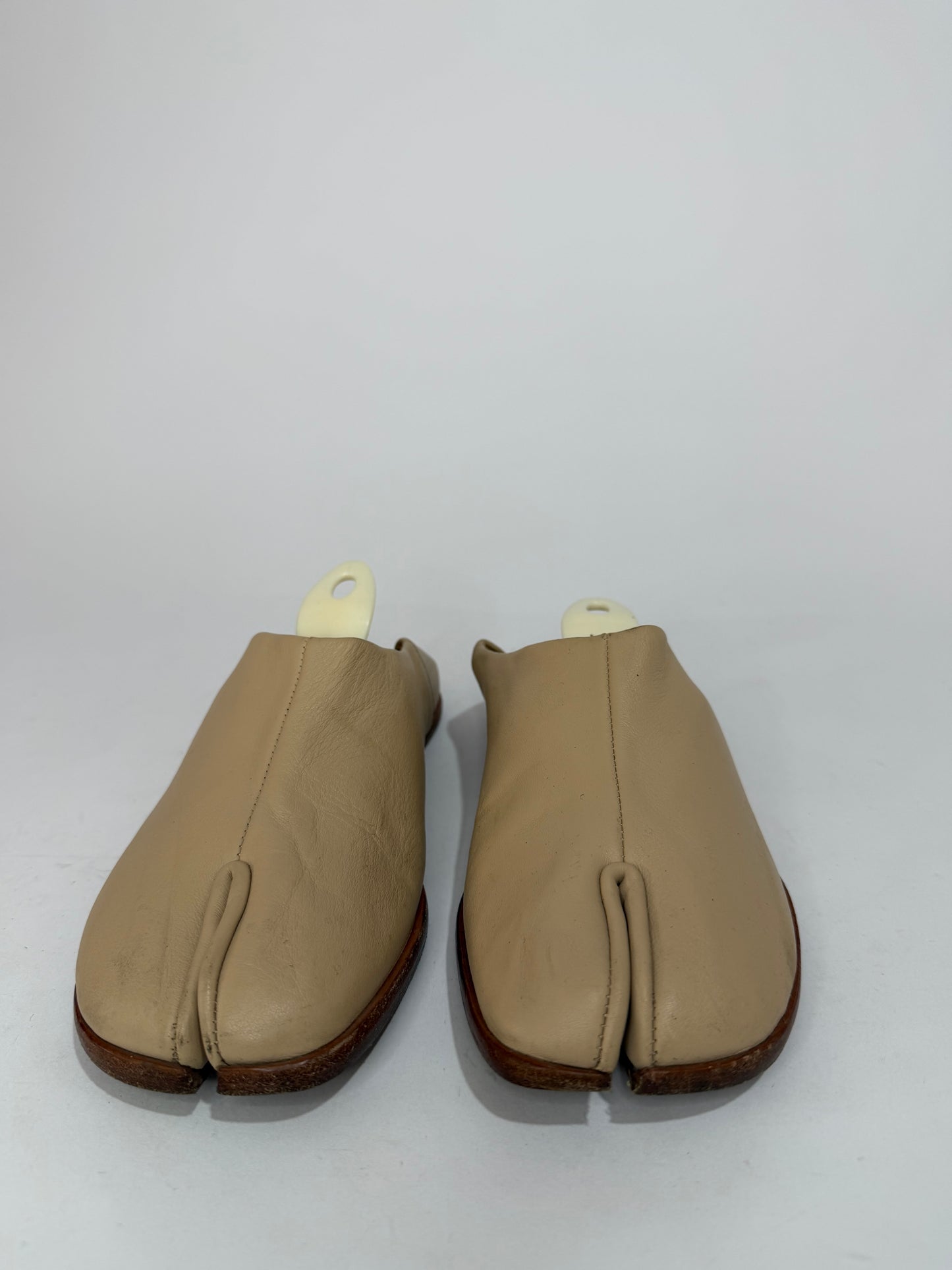 Maison Margiela Beige LeatherTabi babouche shoes Size 36 EU/ 6 US