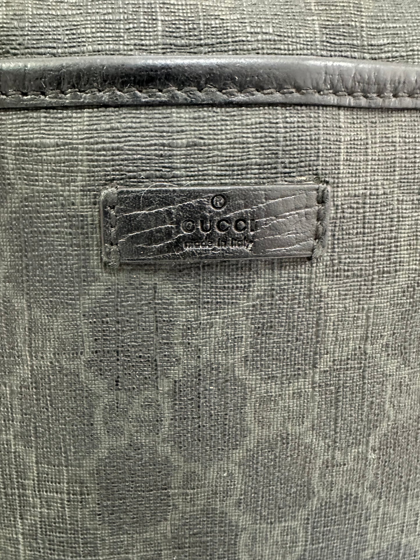 GUCCI 
GG Supreme Monogram Messenger Bag Black Grey