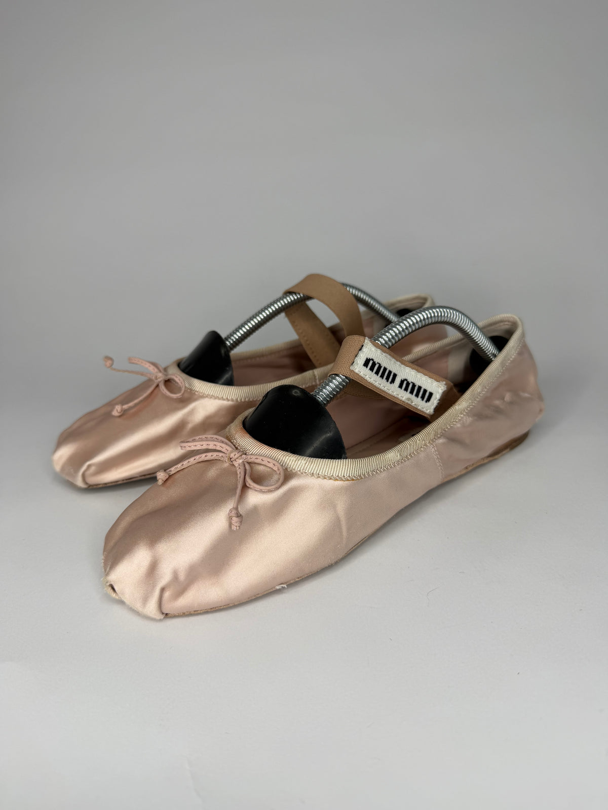 Miu Miu Beige Leather Buckle Detail Bow Ballet Flats Size 37 EU/ 7 US