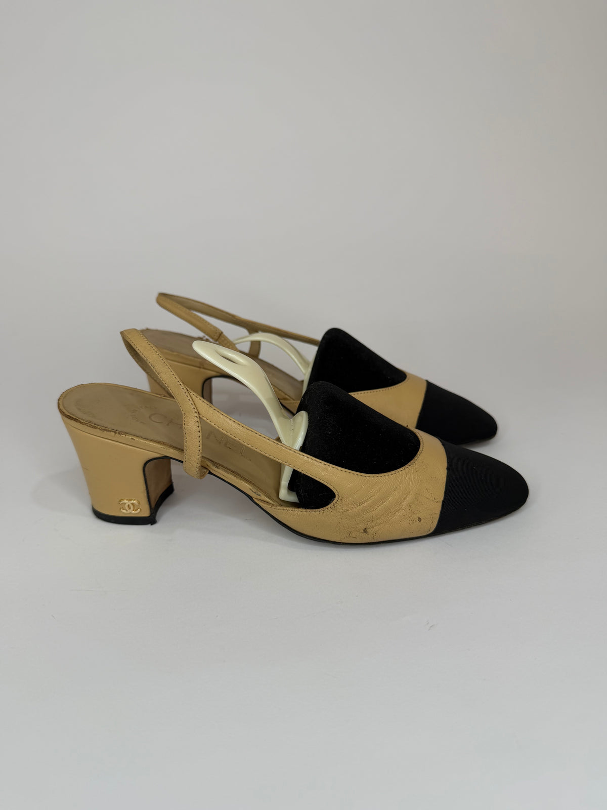 Chanel Beige Leather and Black Fabric Cap Toe Slingback Sandals Size 37EU/7 US