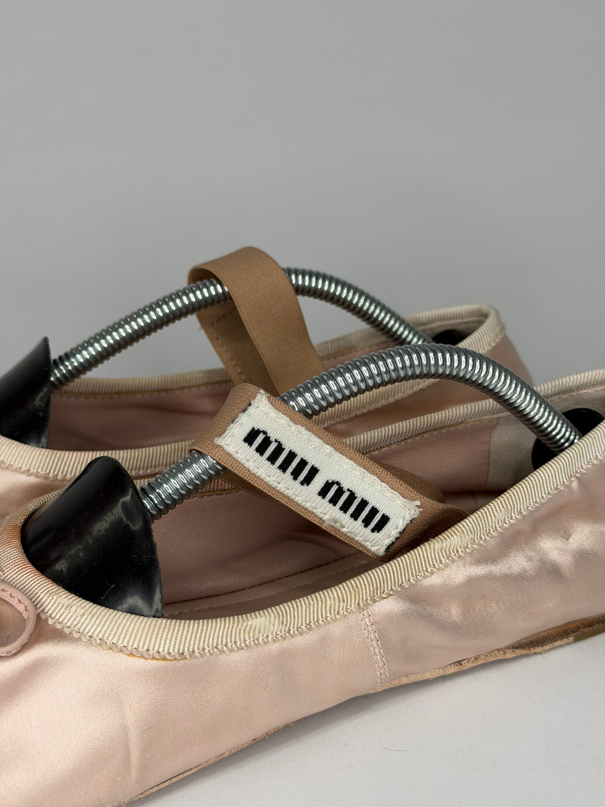 Miu Miu Beige Leather Buckle Detail Bow Ballet Flats Size 37 EU/ 7 US