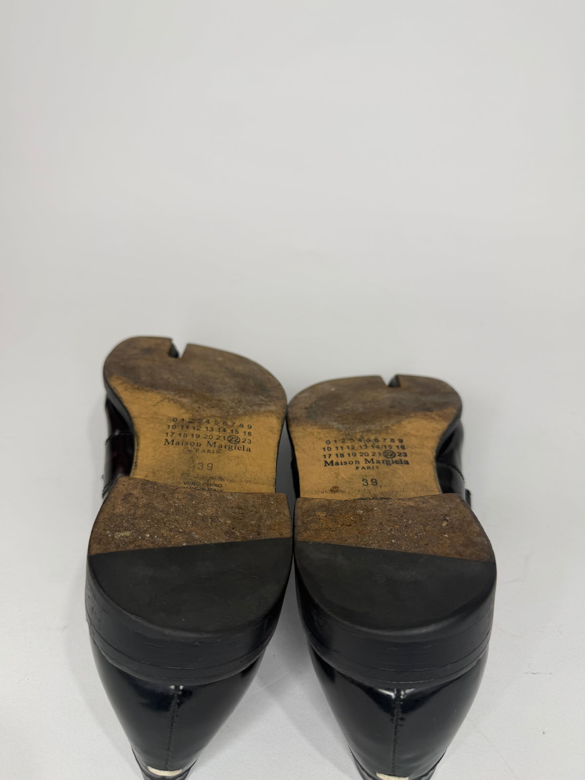 Maison MargeilaTabi split-toe loafers Size 39 EU/ 9 US/ 6 UK