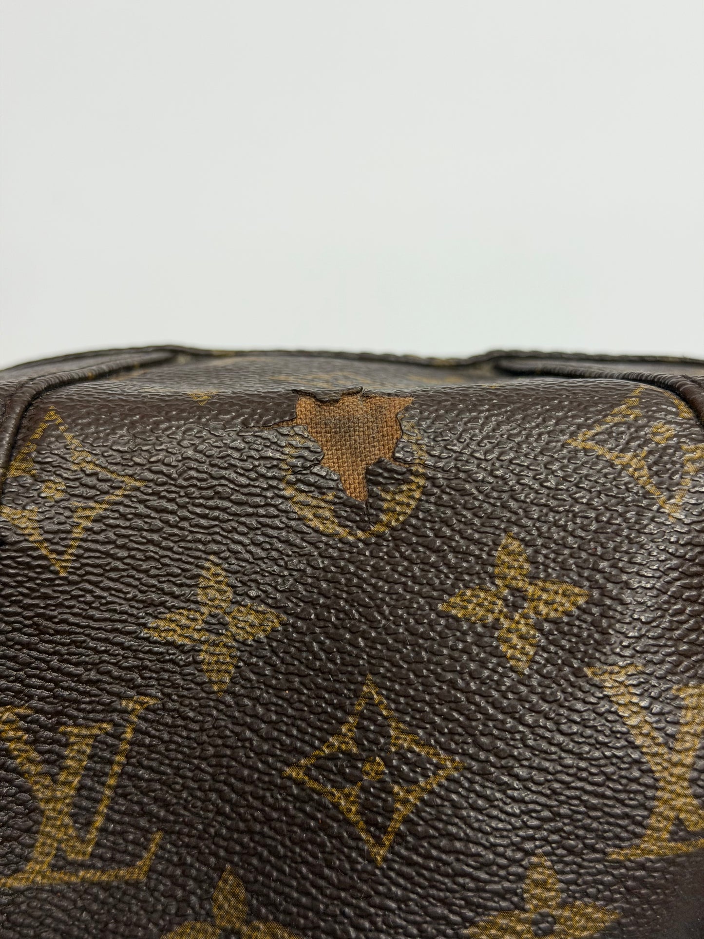 Louis Vuitton
Monogram Menilmontant PM