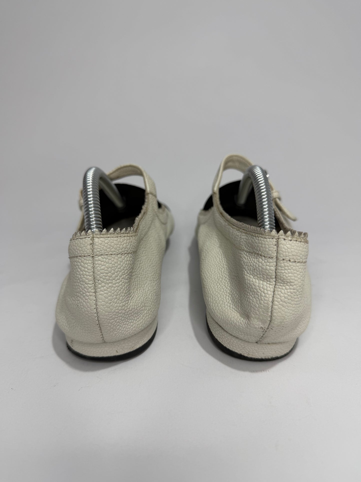 CHANEL
Calfskin Mary Jane Flats 36 White Black