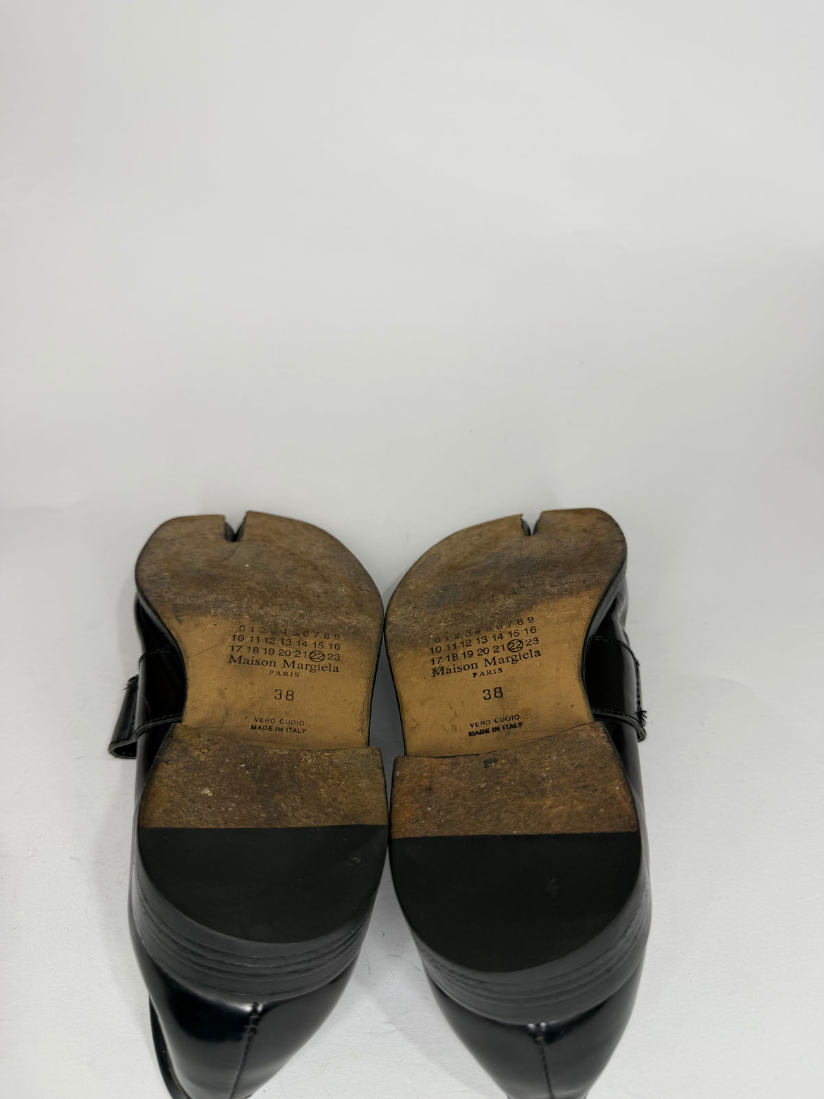 Maison MargeilaTabi strap split-toe loafers Size 38 EU/ 8 US/ 5 UK