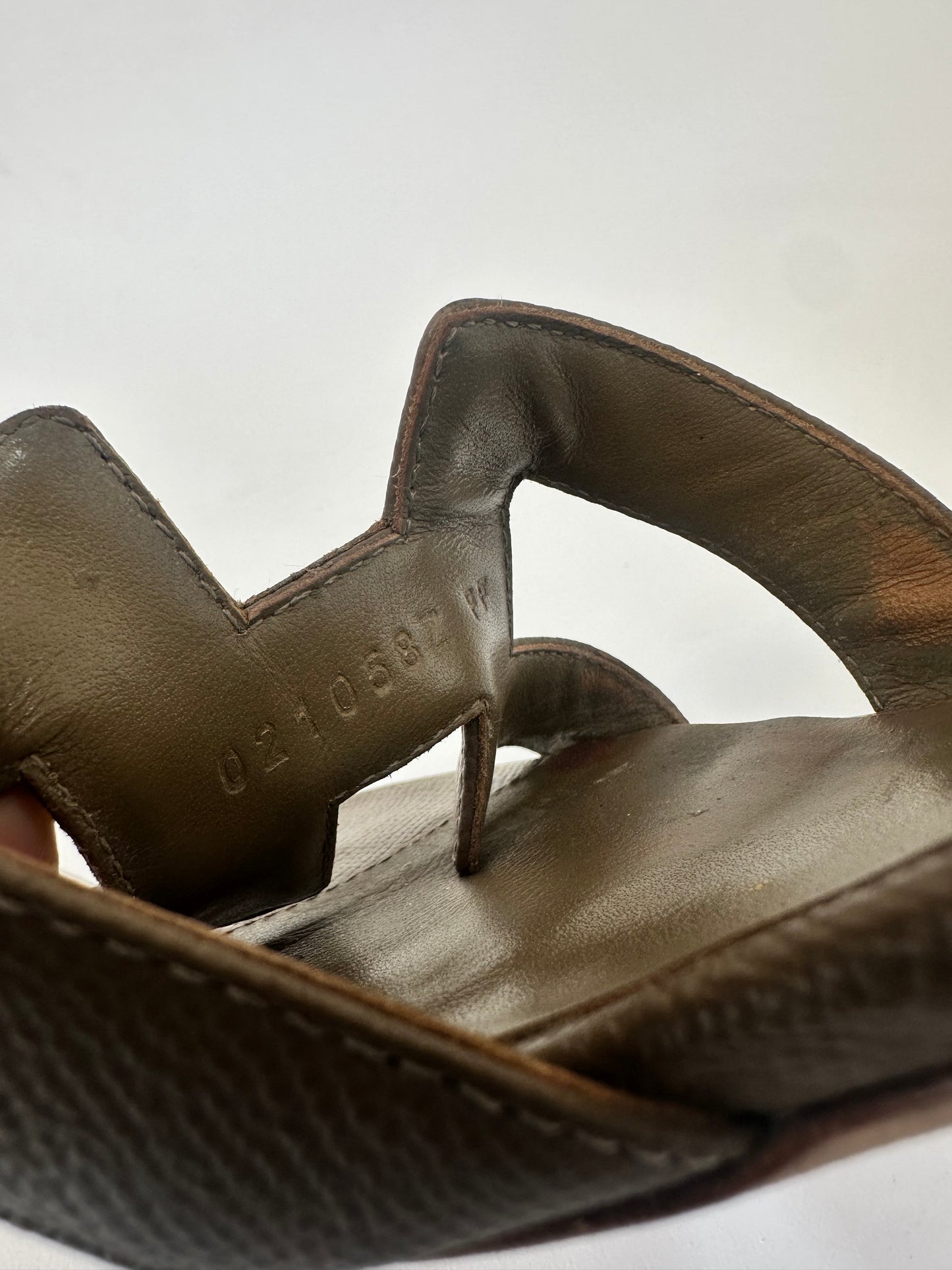 HERMES Etoupe Leather oasis Sandals Size 38 EU/ 8 US/ 5 UK