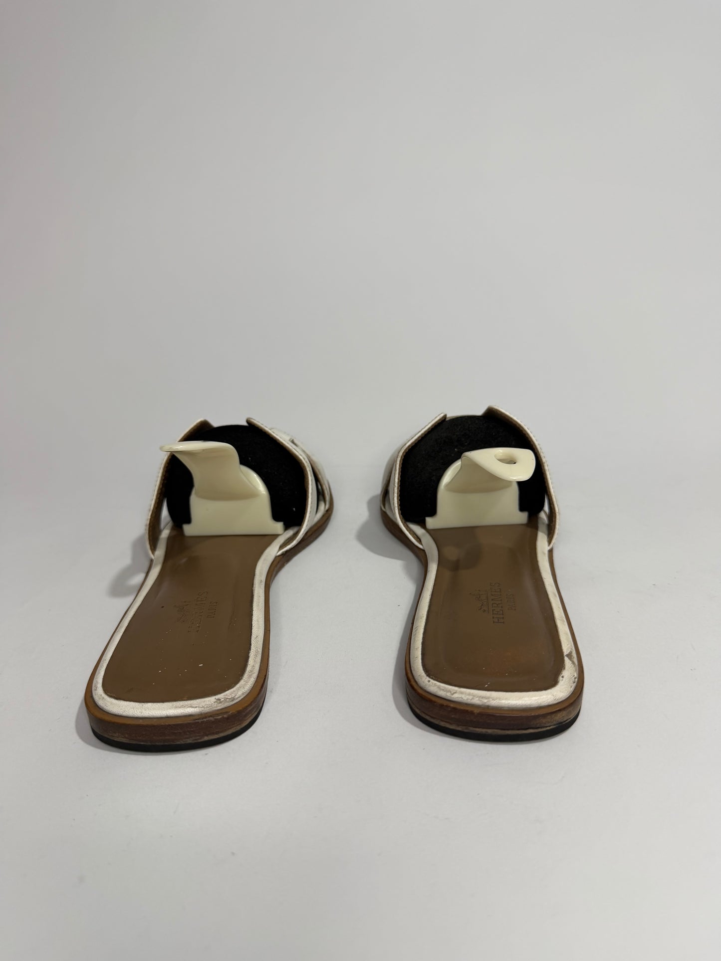 HERMES White Box Calfskin Oran Sandals 38 EU/ 8 US / 5 UK