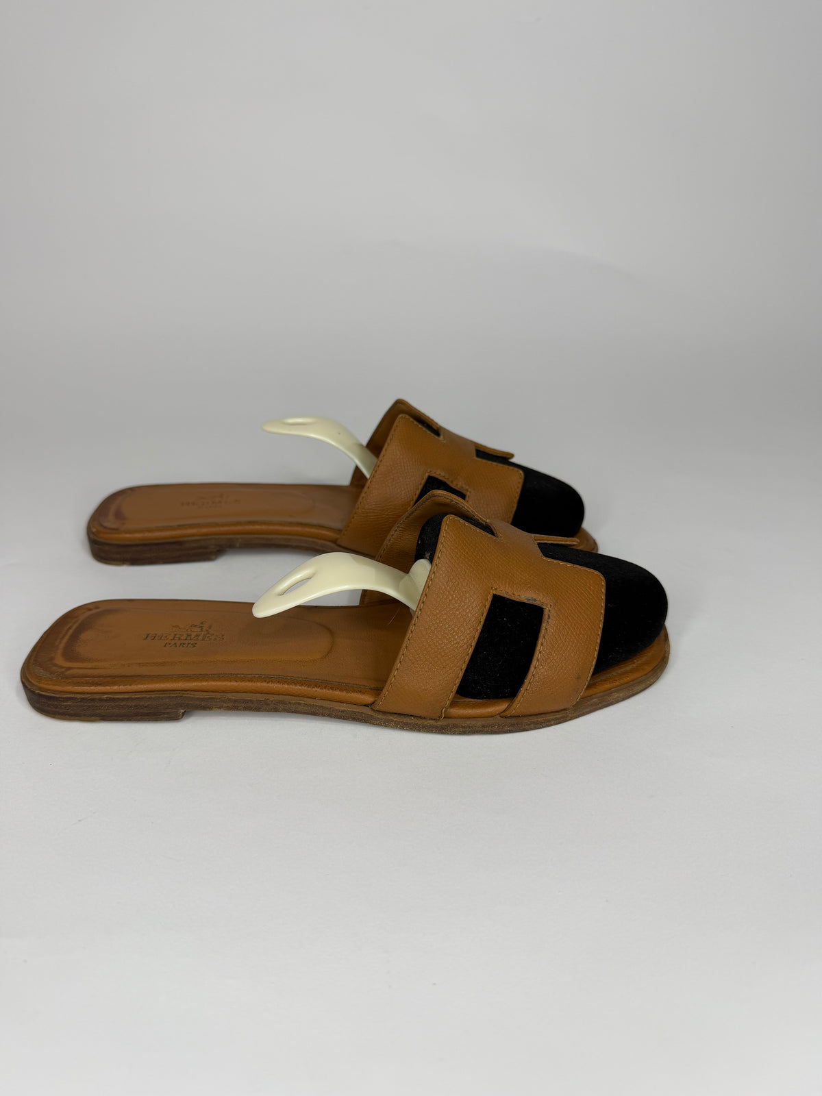 HERMES Cramel Box Calfskin Oran Epson Sandals 39 EU/ 9 US / 6 UK