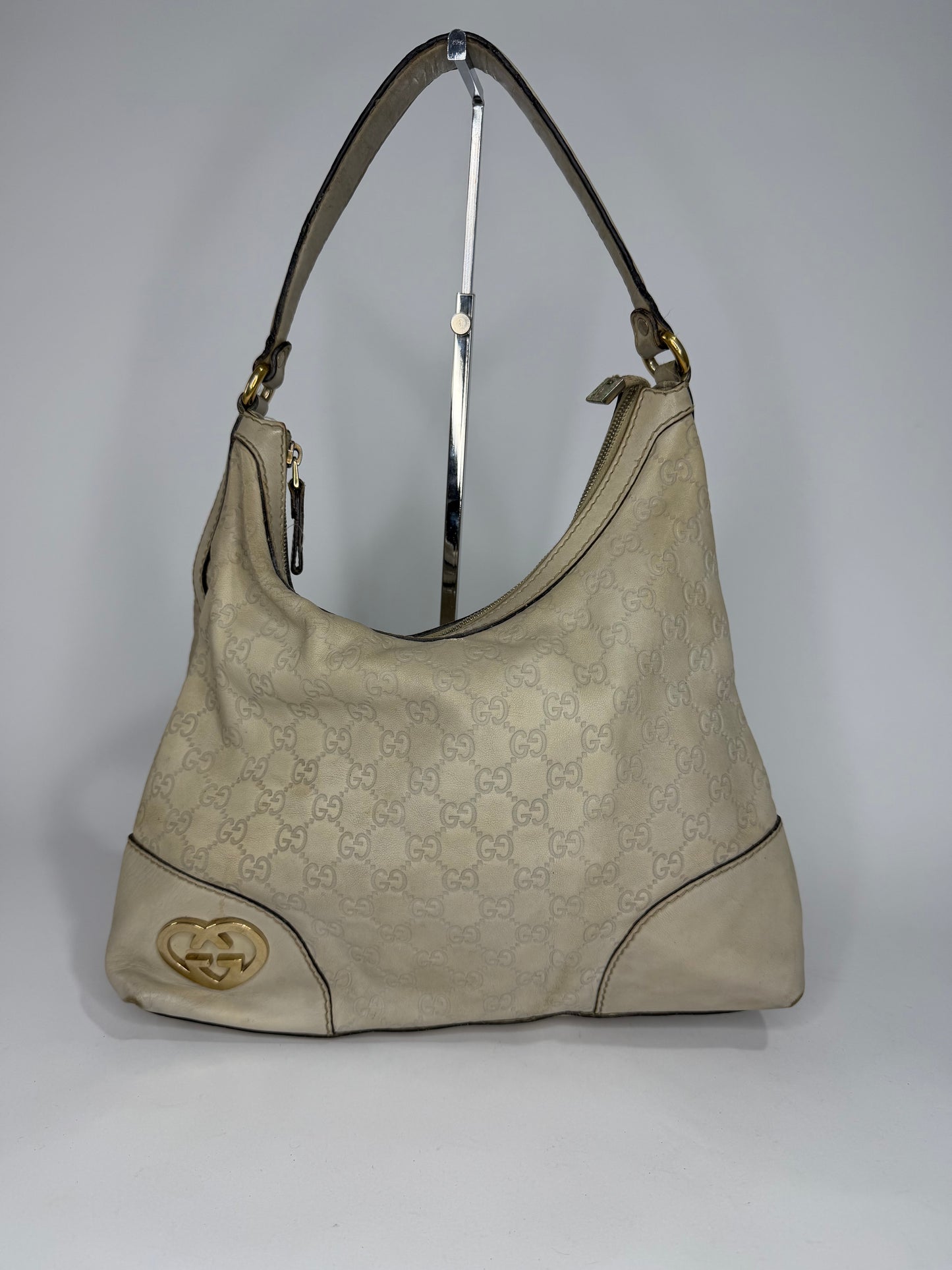 GUCCI
Guccissima Medium Lovely Heart Hobo Off White
