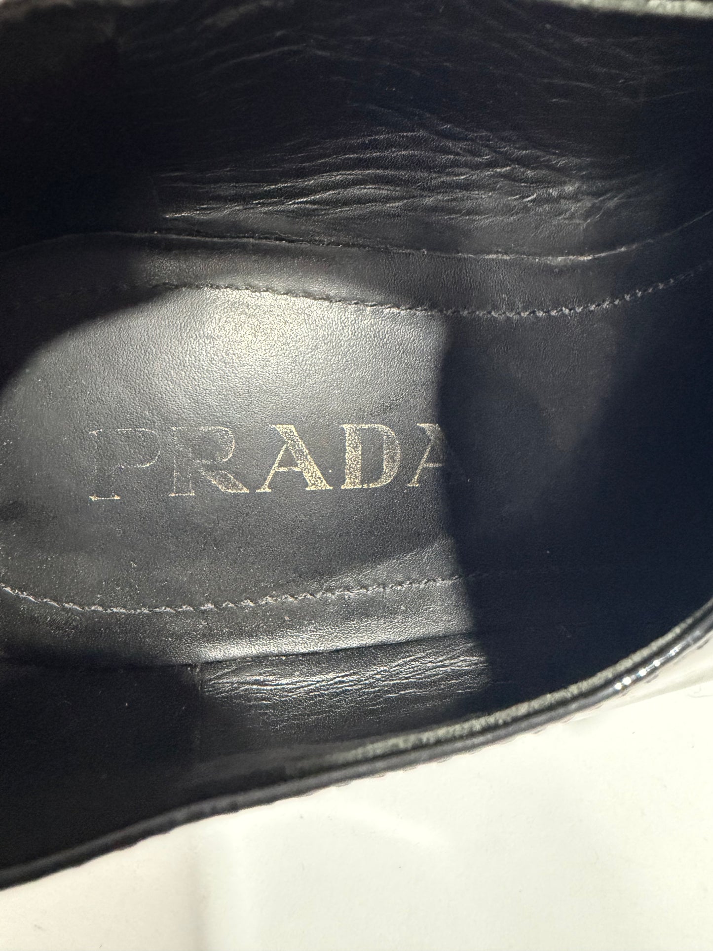 PRADA
Vernice Metal Triangle Logo 50mm Loafers Size 37 EU/7 US/ 4 UK
