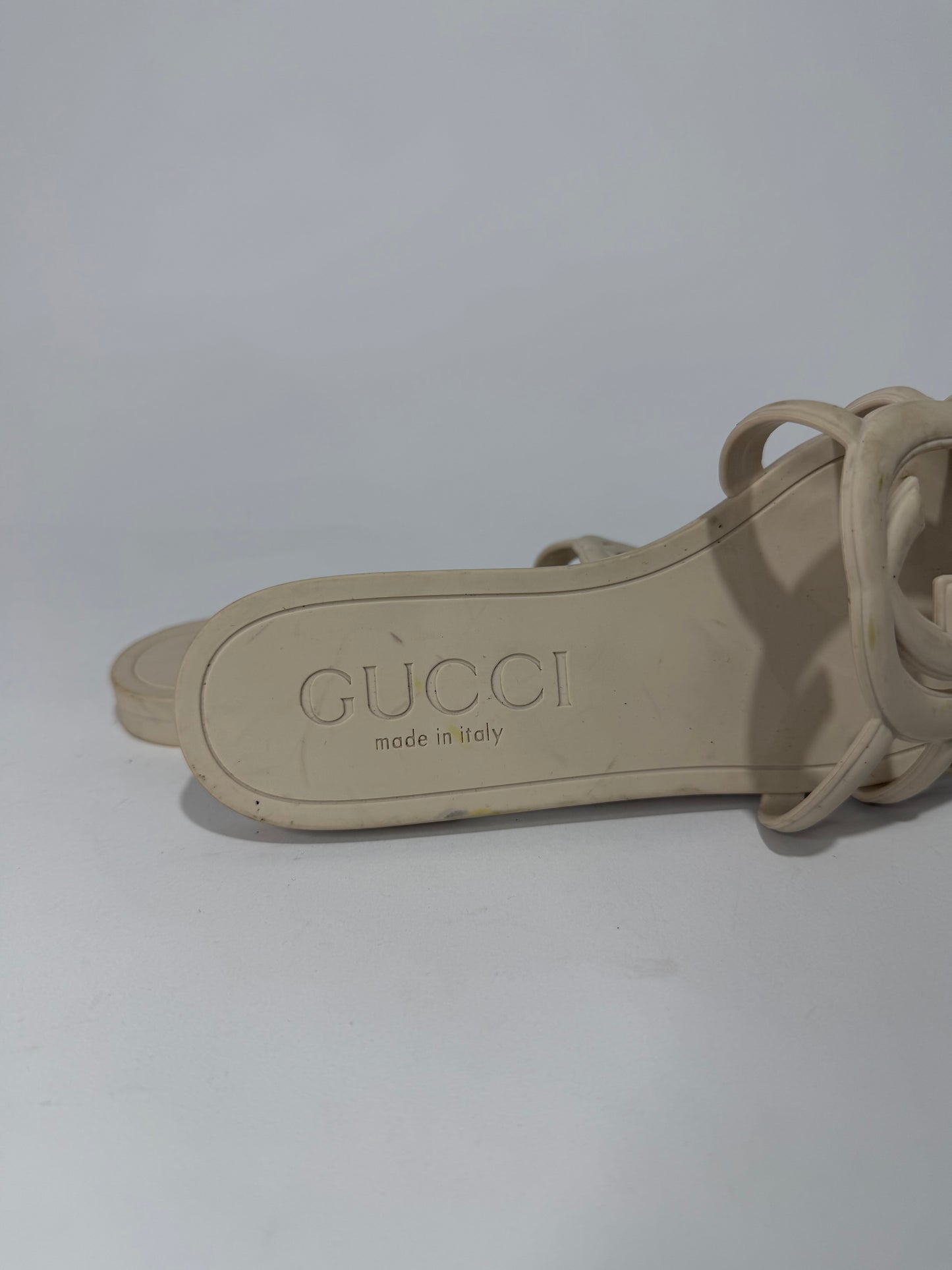 Gucci Women's Interlocking G Rubber slide sandal Size 37 EU