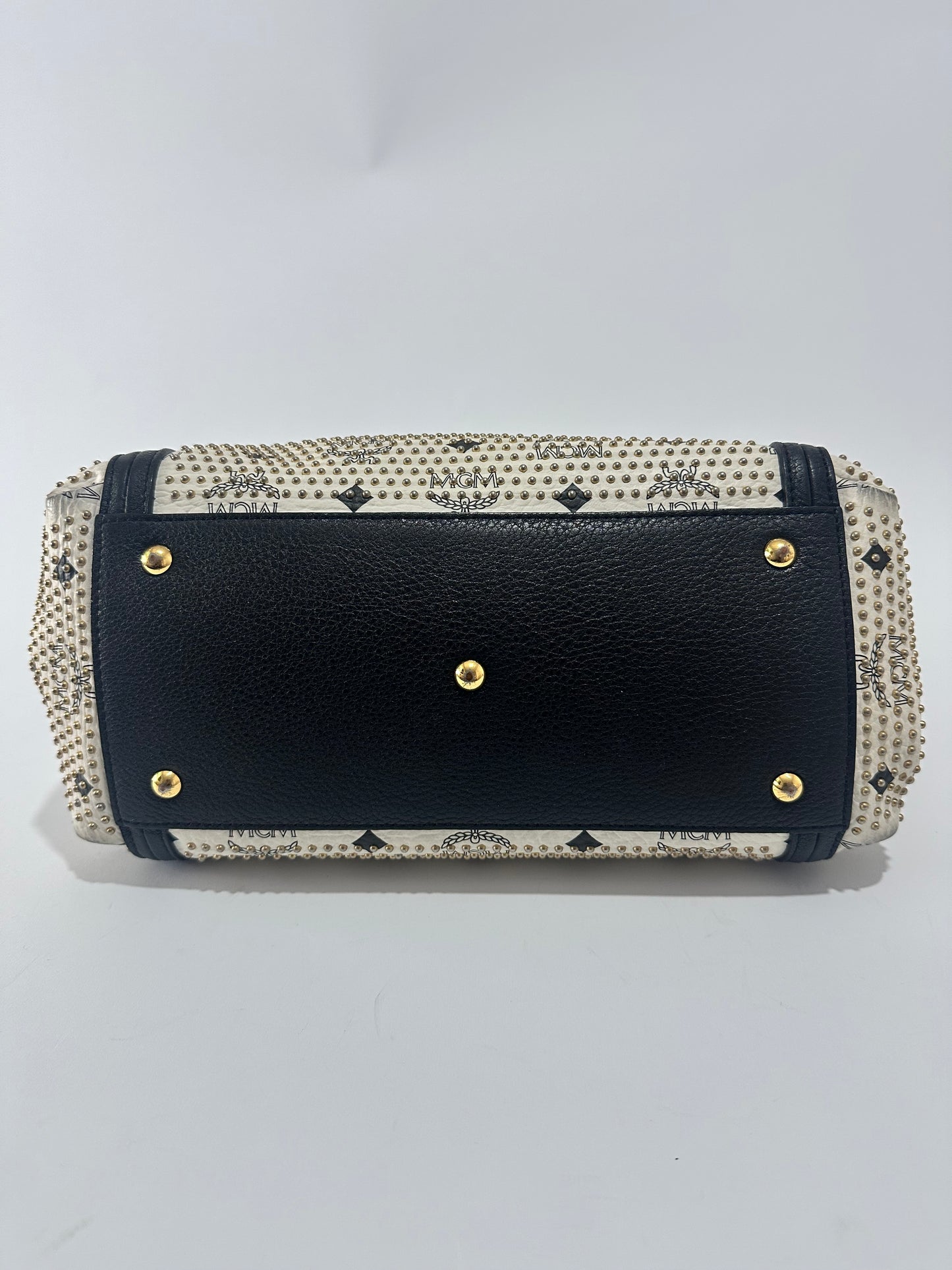 MCM 
Visetos Heritage Boston Satchel White