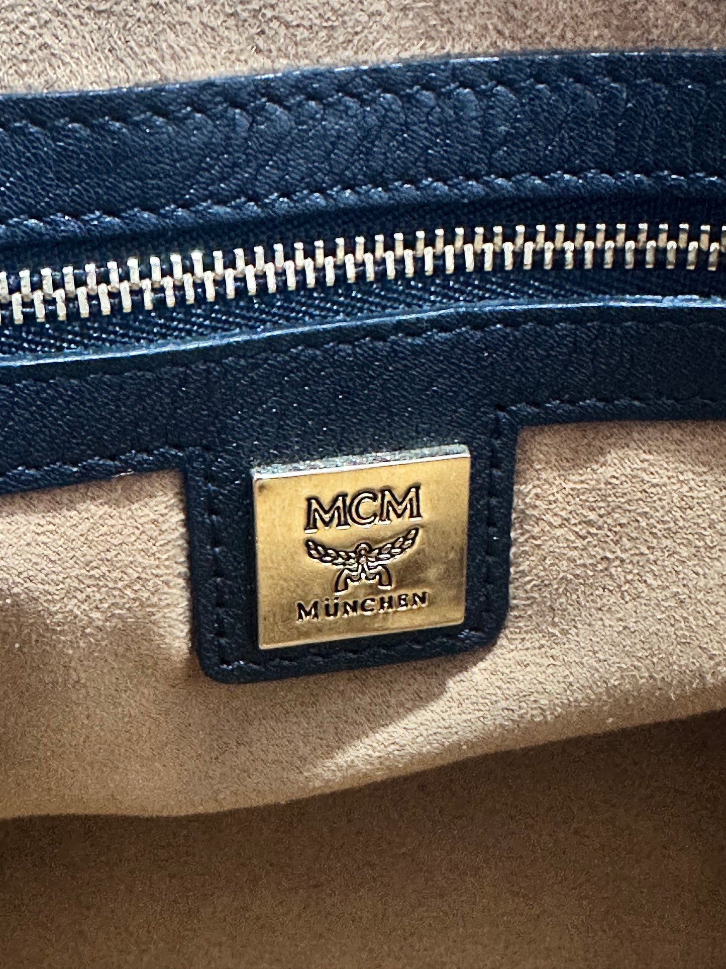 MCM 
Visetos Heritage Boston Satchel White