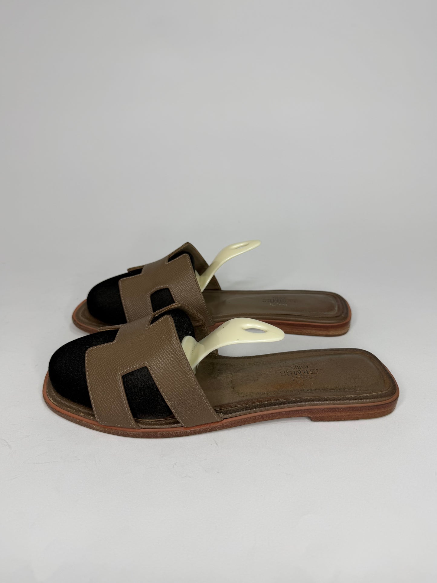 HERMES Grey Epsom Oran Sandals Size 38 EU/8 US / 5 UK