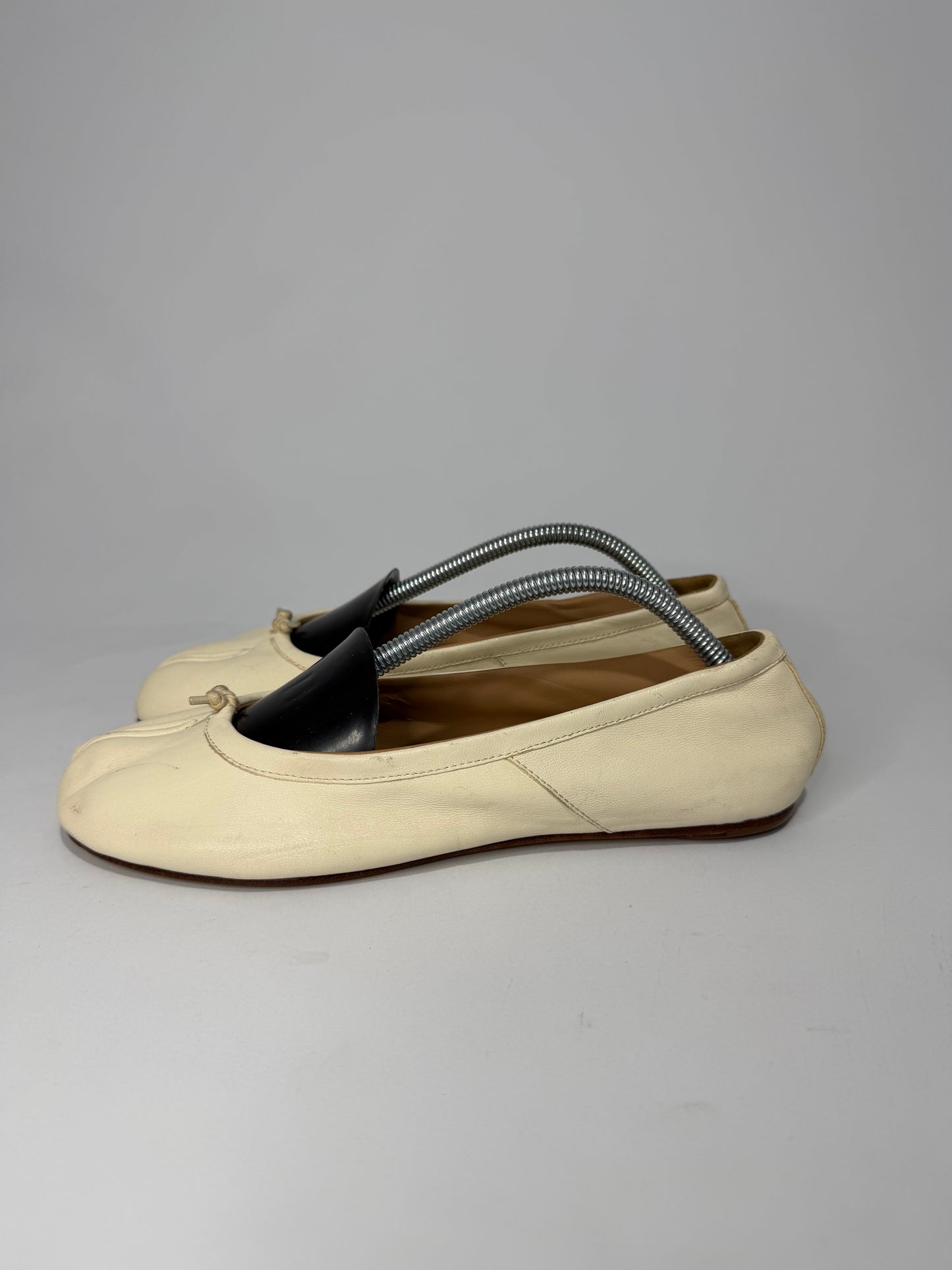 Maison Margiela Tabi Ballet Flats Ivory Leather Split-Toe EU 38