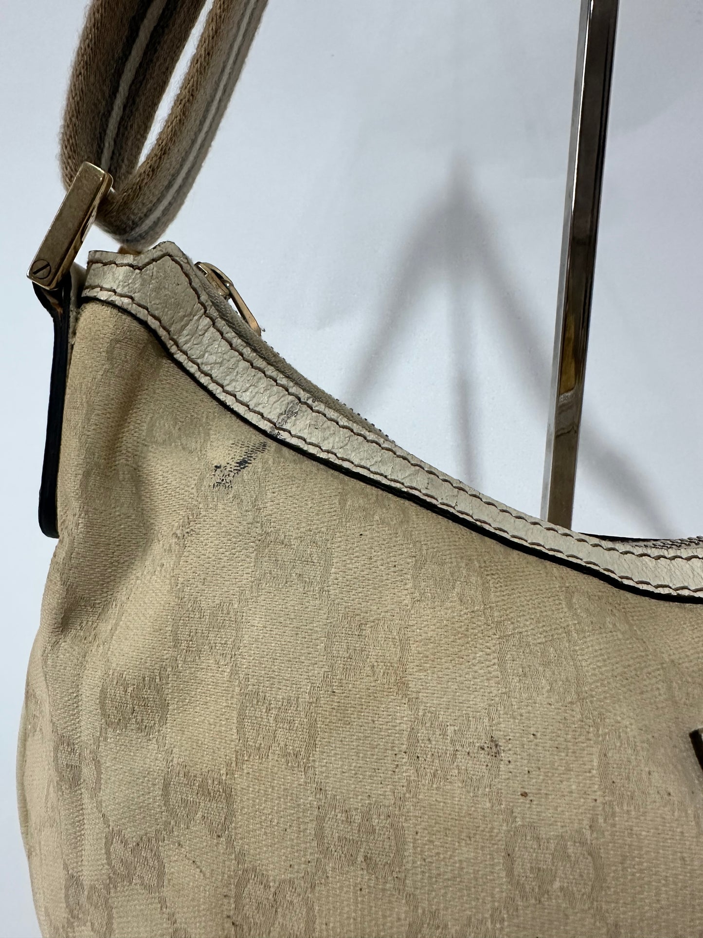 Gucci Beige/Ivory GG Canvas and Leather Medium Messenger Bag