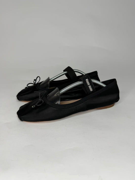 Miu Miu Black Leather Buckle Detail Bow Ballet Flats Size 37 EU/ 7 US