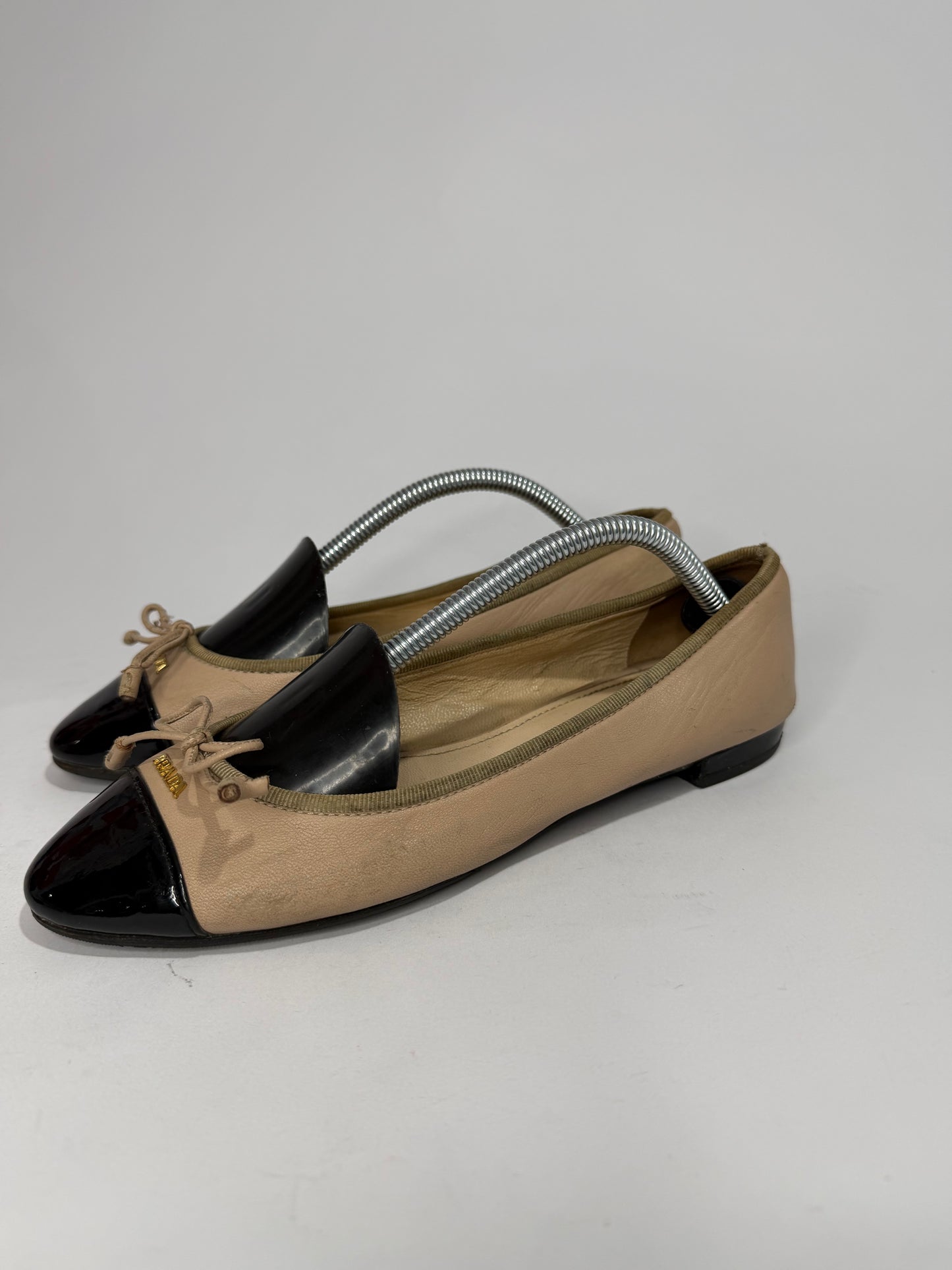 Prada Beige & Black Cap Toe Leather Ballet Flats with Bow Detail Size 36