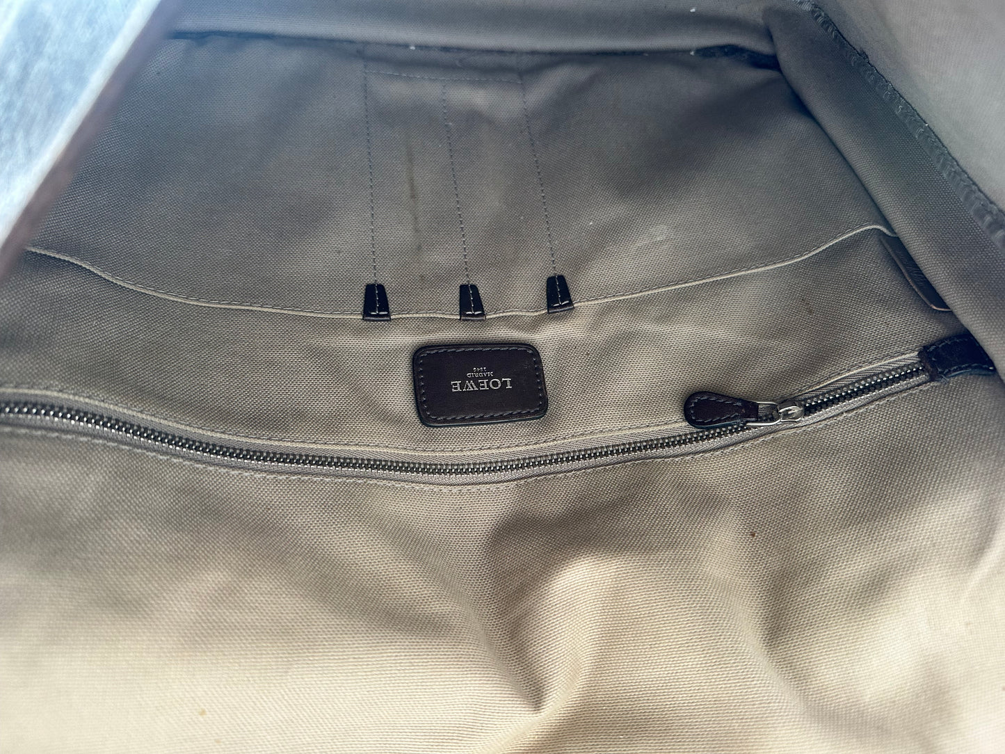 Loewe Pre-Owned
Anagram Coated Canvas Flap crossbody