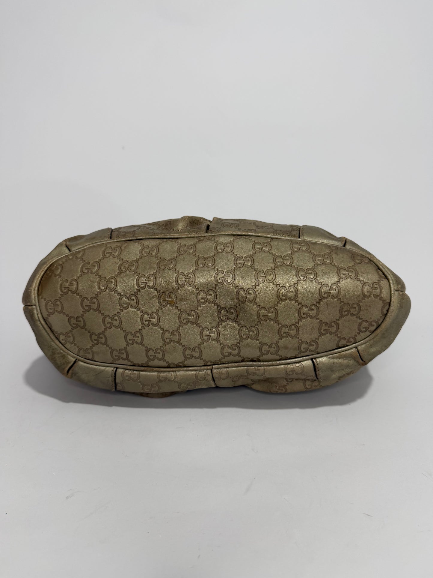GUCCI
Metallic Soft Guccissima Medium Sukey Top Handle Bag Champagne