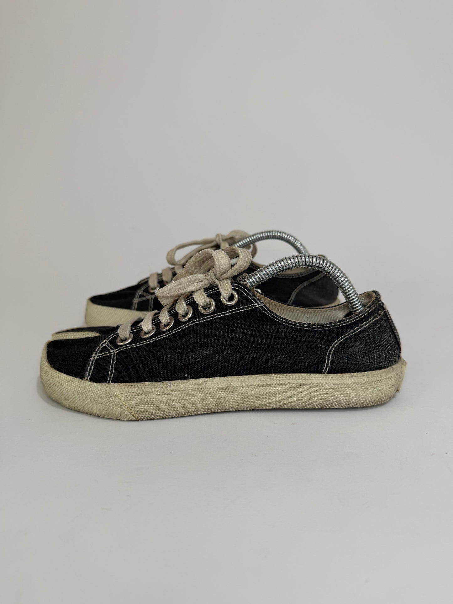 Maison Margiela 22 Tabi Low Sneaker Size 35.5 EU/ 5.5 US/ 2.5UK