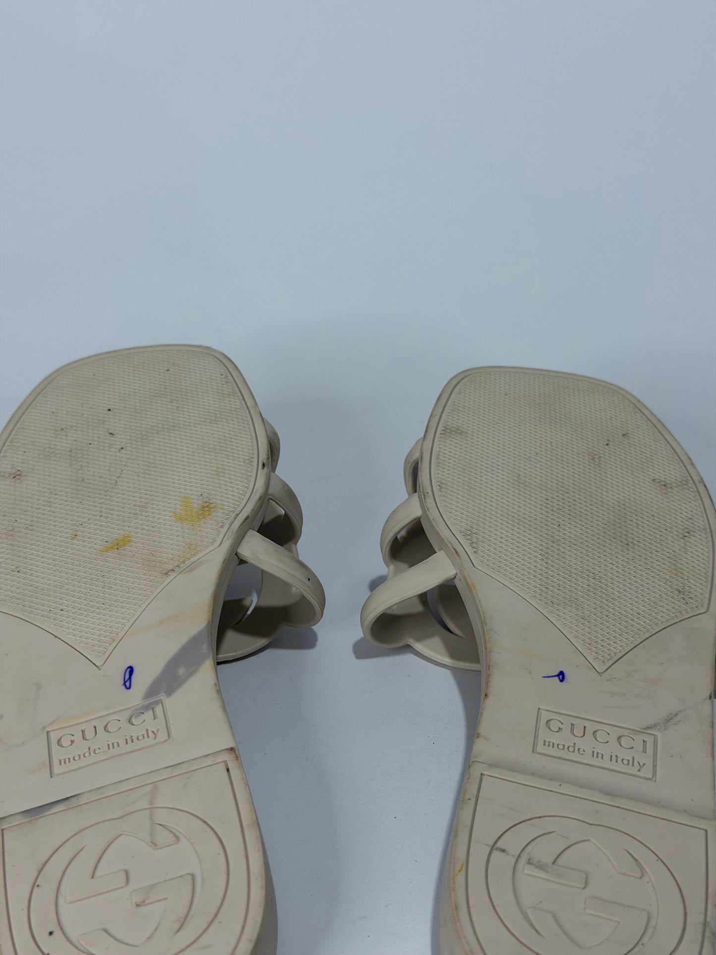 Gucci Women's Interlocking G Rubber slide sandal Size 37 EU