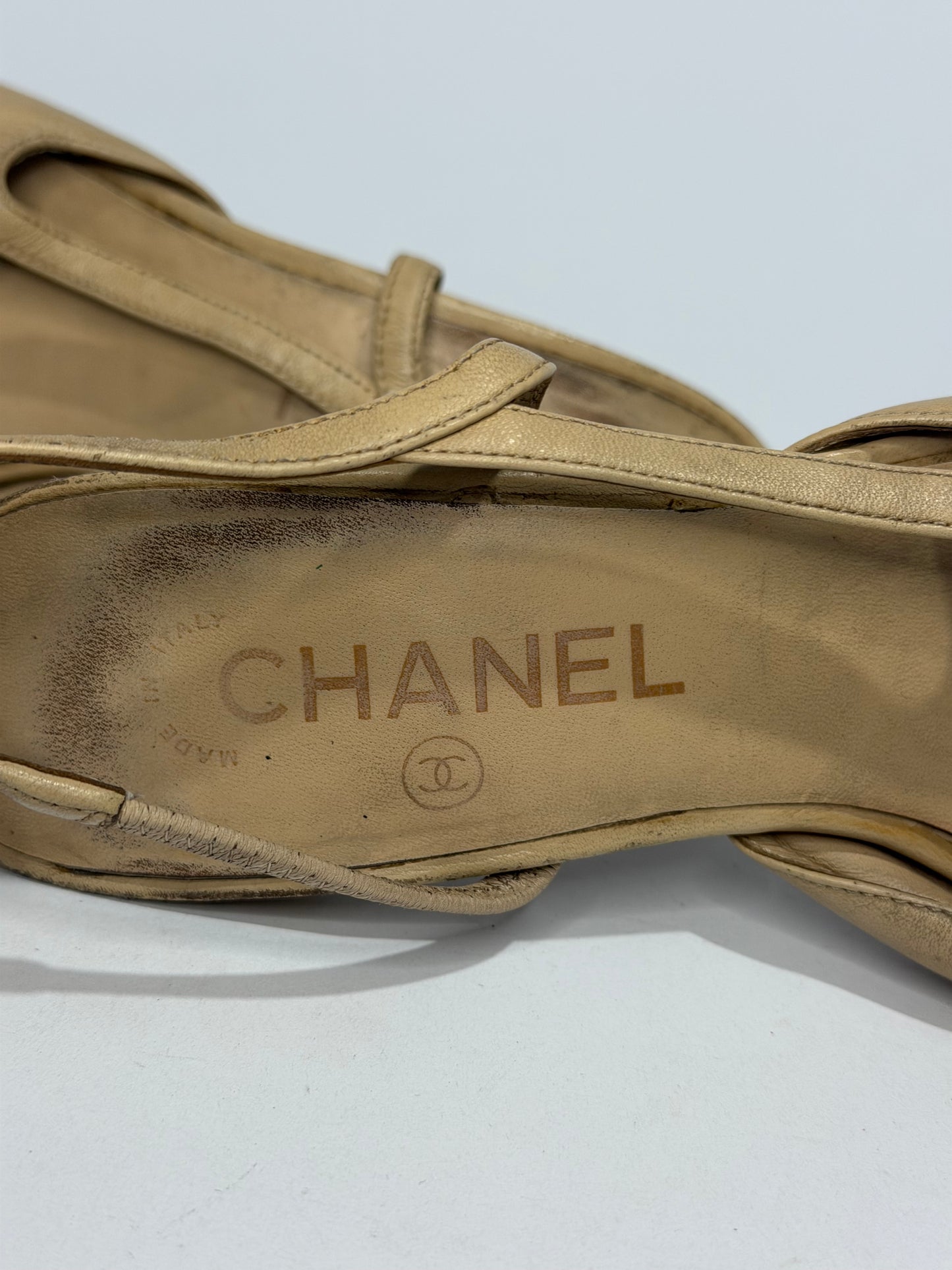Chanel Beige Leather and Black Fabric Cap Toe Slingback Sandals Size 38EU/8 US