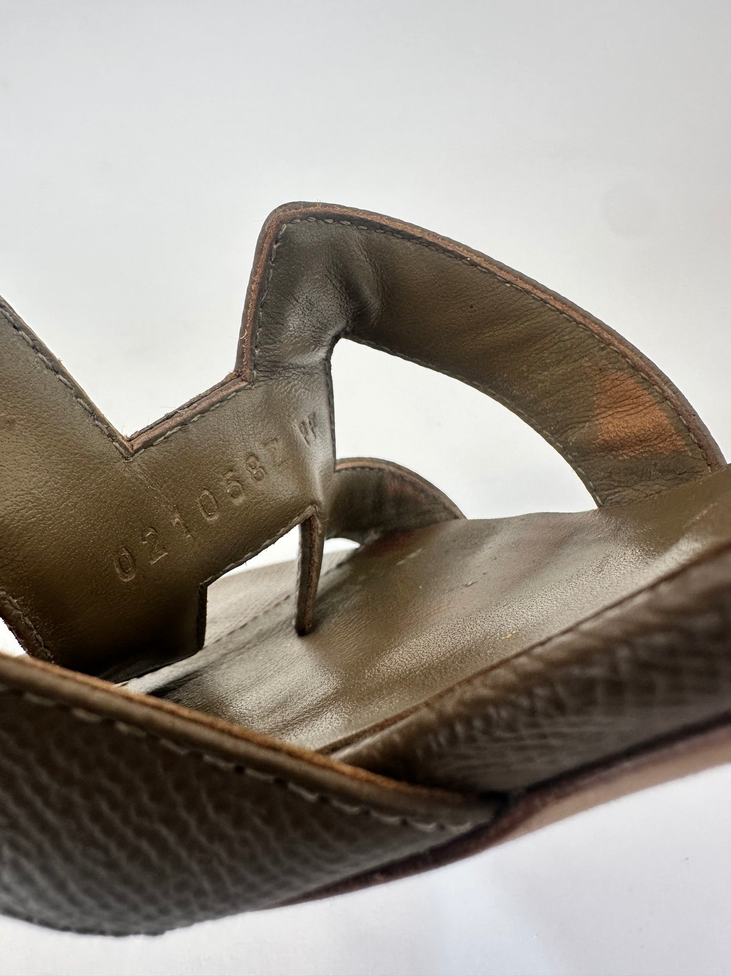 HERMES Etoupe Leather oasis Sandals Size 38 EU/ 8 US/ 5 UK