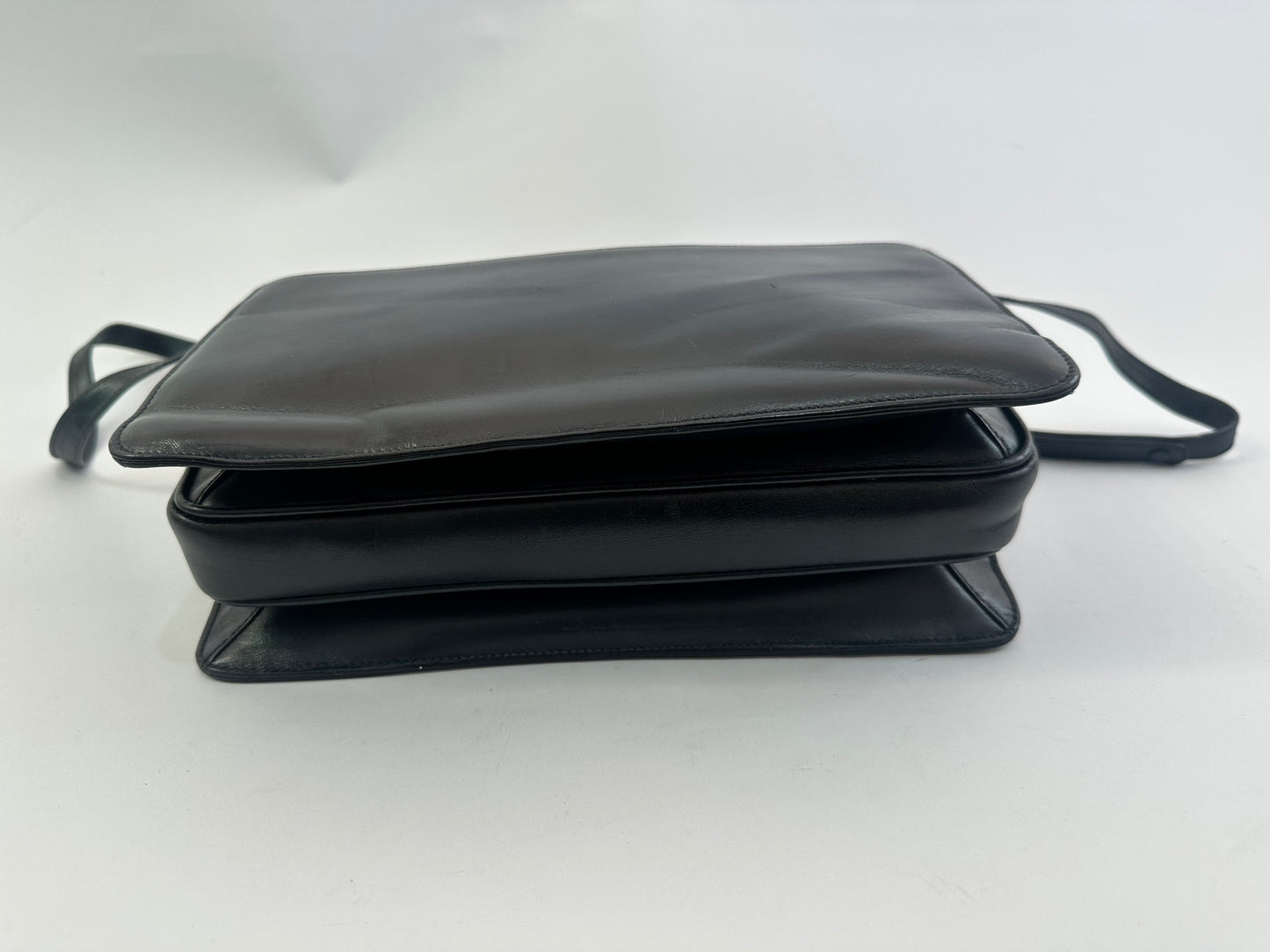 Gucci Vintage Navy Glossy Leather Turnlock Flap Shoulder Bag
