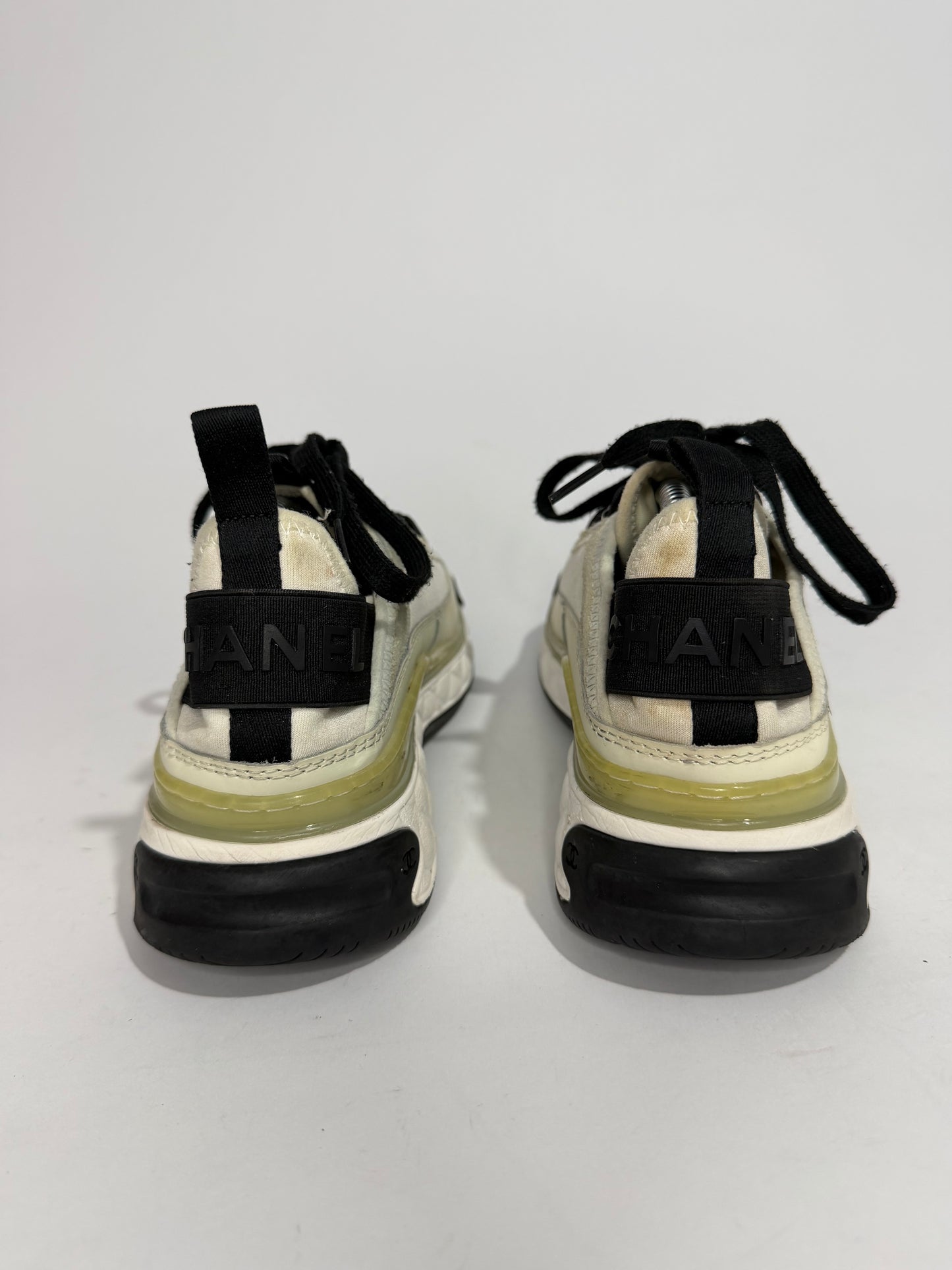 Chanel White/Black Fabric And Suede CC Low Top Sneakers Size 37 EU/7 US