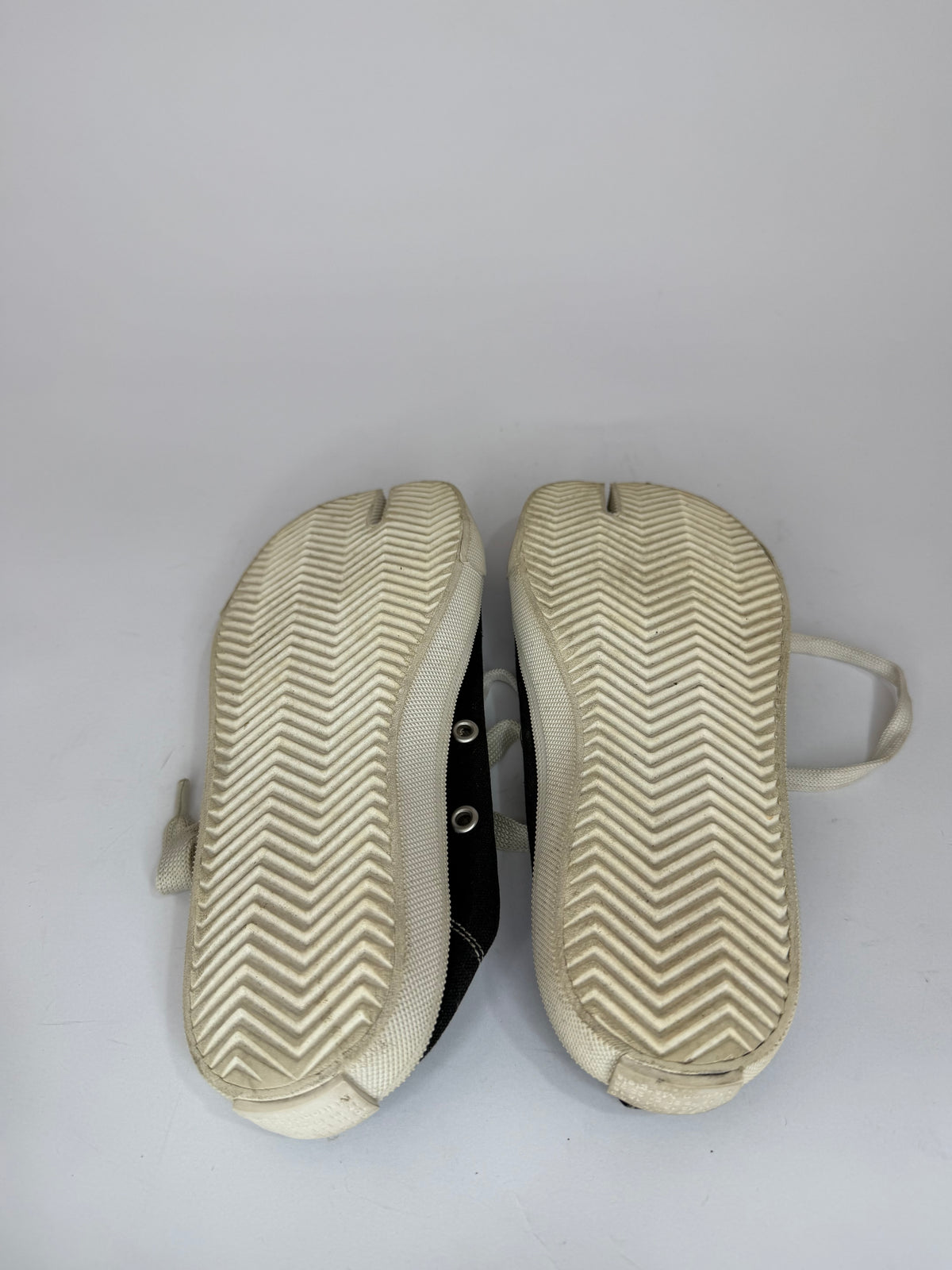 Maison Margiela Tabi Low Sneaker Size 39 EU/ 9 US/ 6 UK
