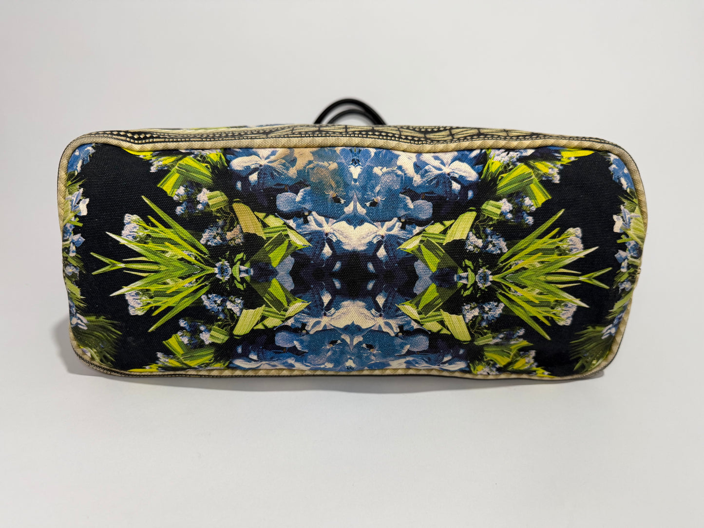 GIVENCHY
Floral Print Coated Canvas Antigona Large Tote Bag