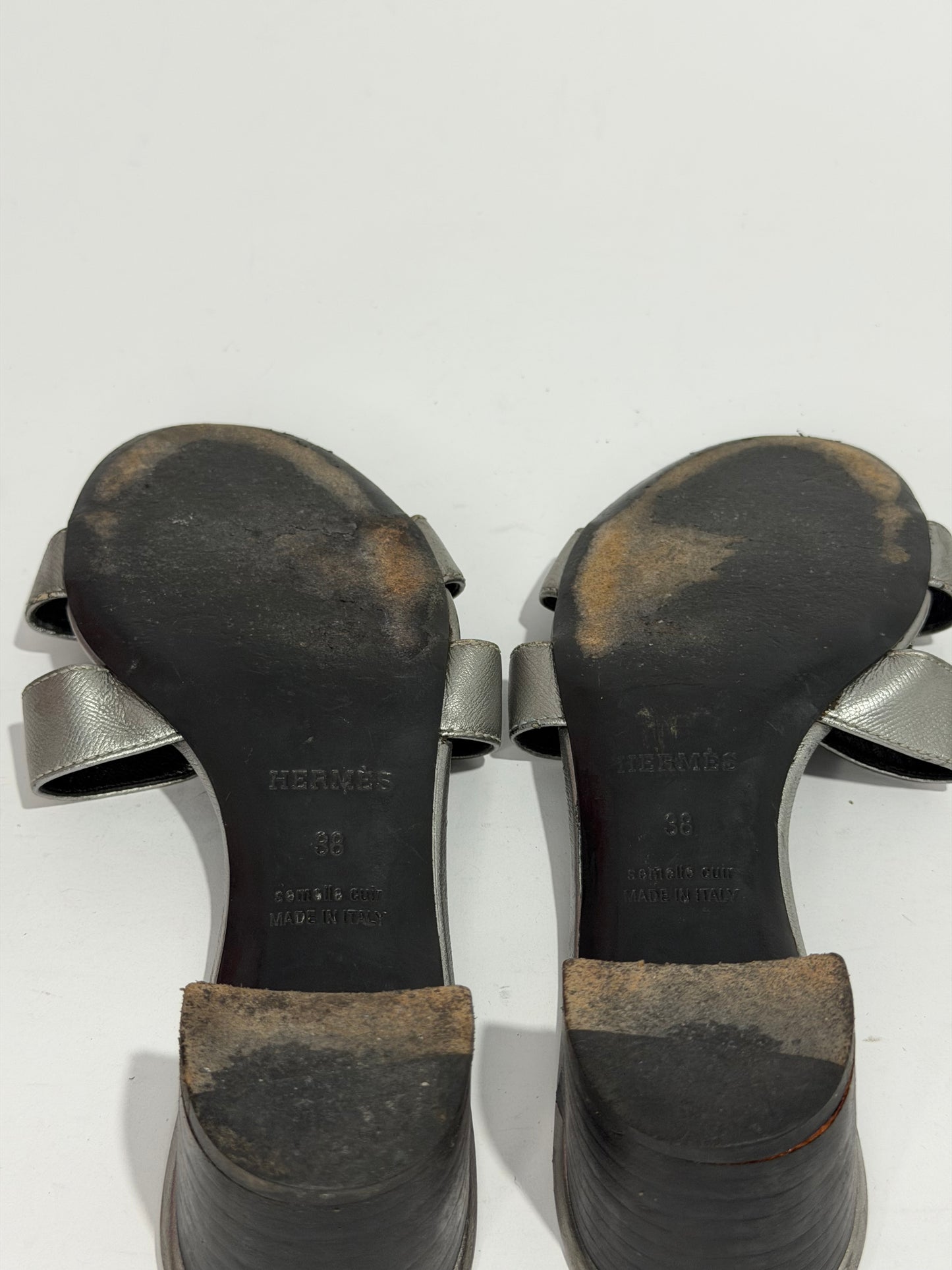 Hermés Metallic Grey Leather Oasis Slide Sandals Size 38 EU/ 8 US/ 5 UK