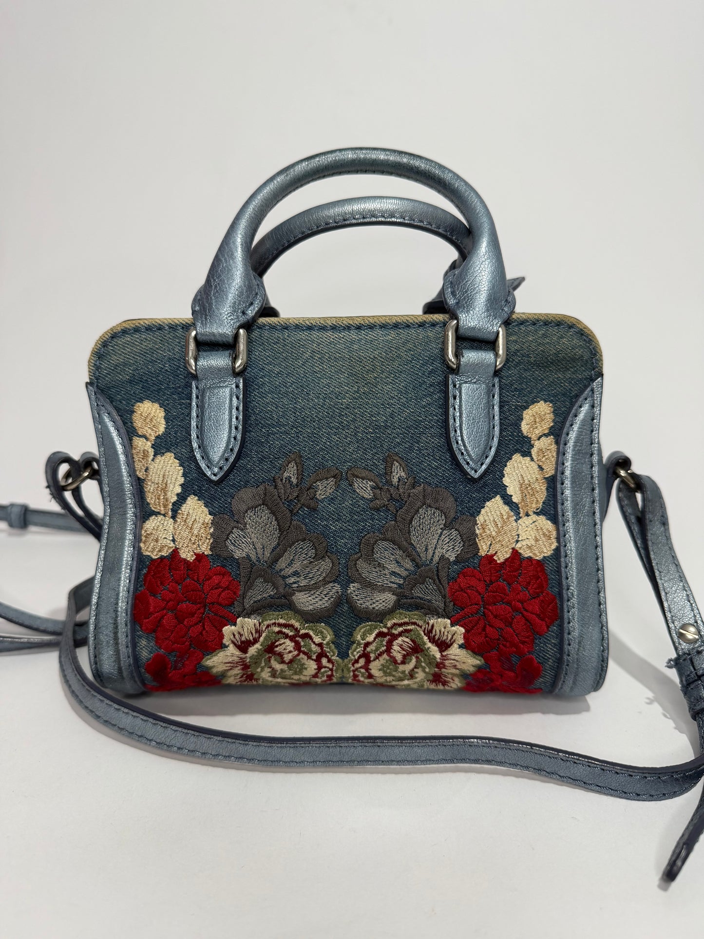 ALEXANDER MCQUEEN
Denim Floral Embroidered Small Skull Padlock Zip Around Tote Blue Multicolor