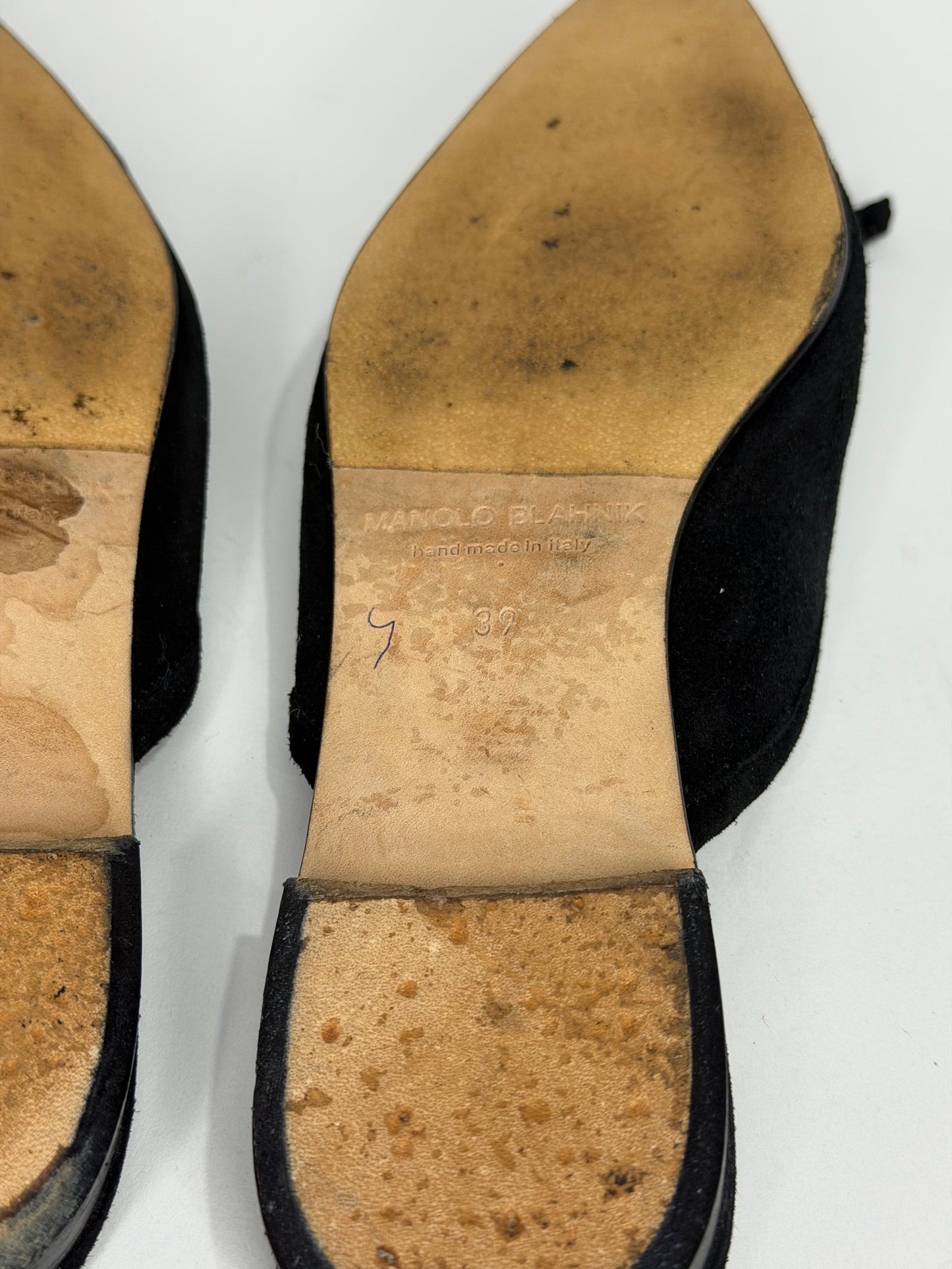 Manolo Blahnik
Suede Bow Accents Mules
Women's Size: 9 | IT 39