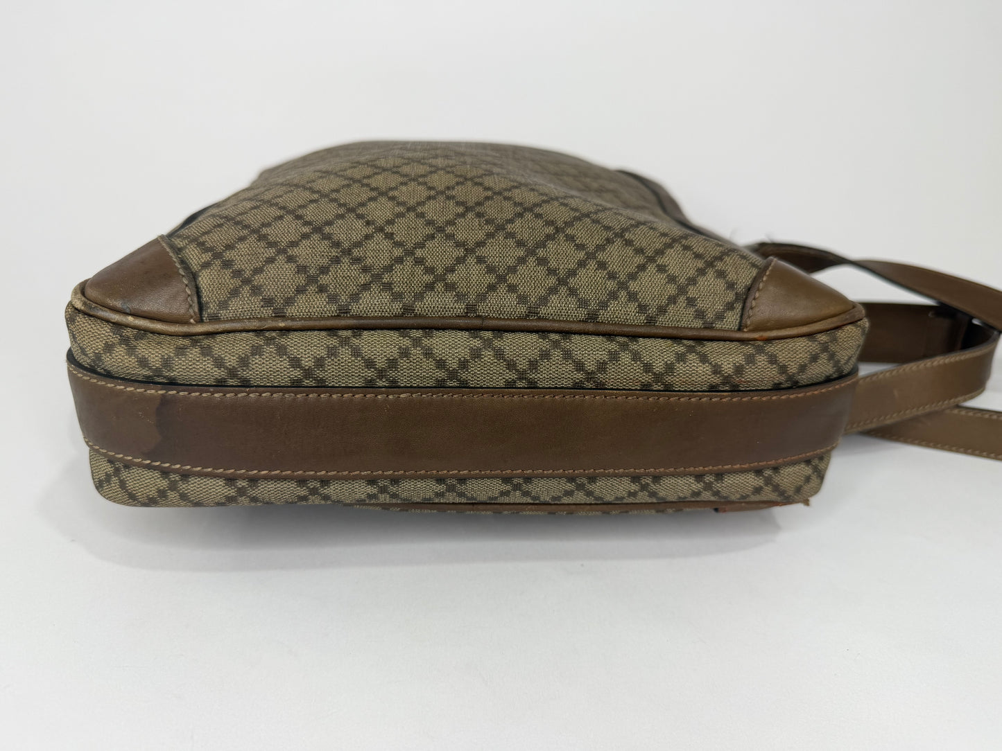 Gucci
Diamante Messenger Bag