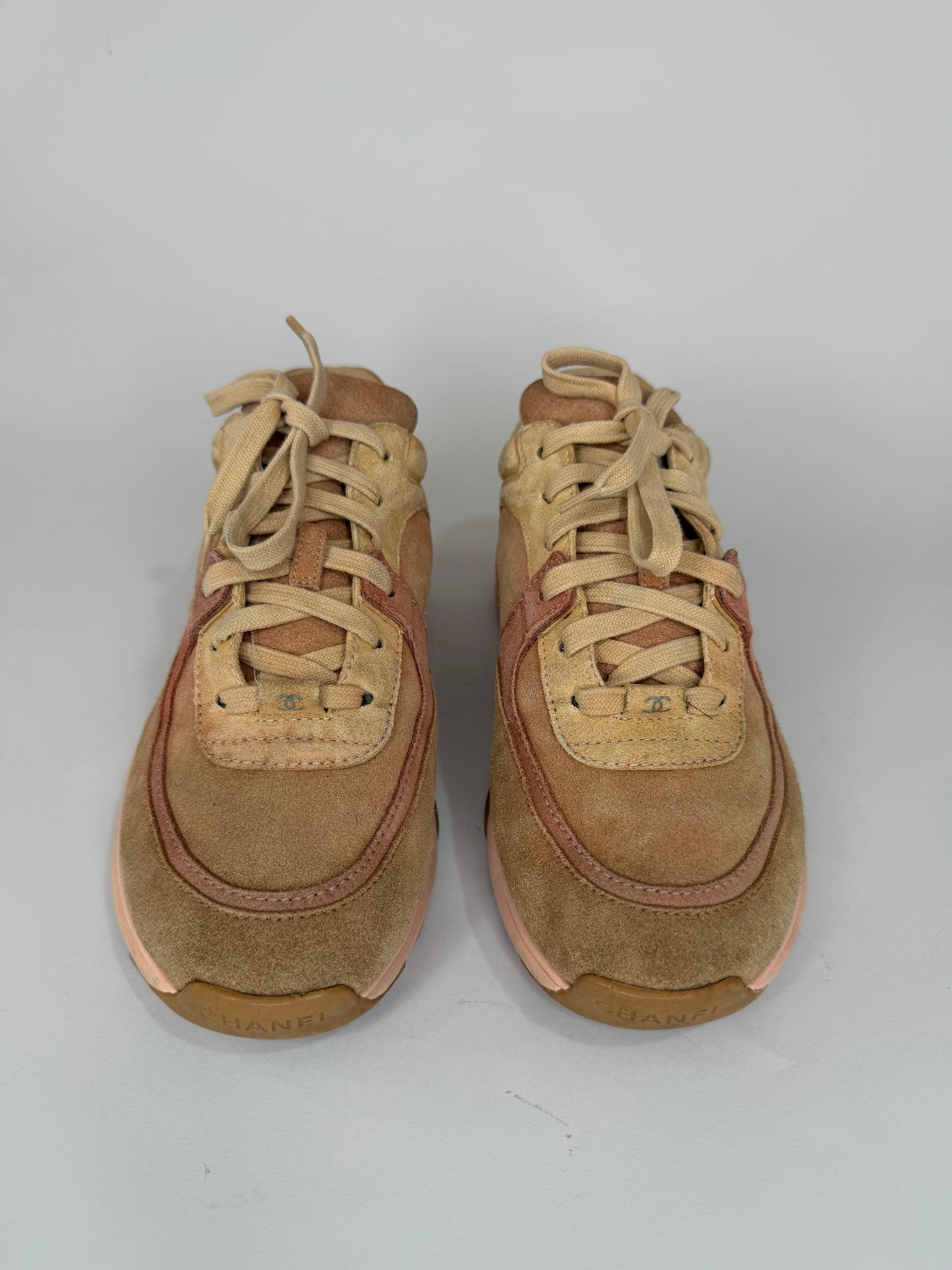 Chanel
Interlocking CC Logo Suede Sneakers
Women's Size 36.5 EU/ 6.5 US/ 3.5 UK