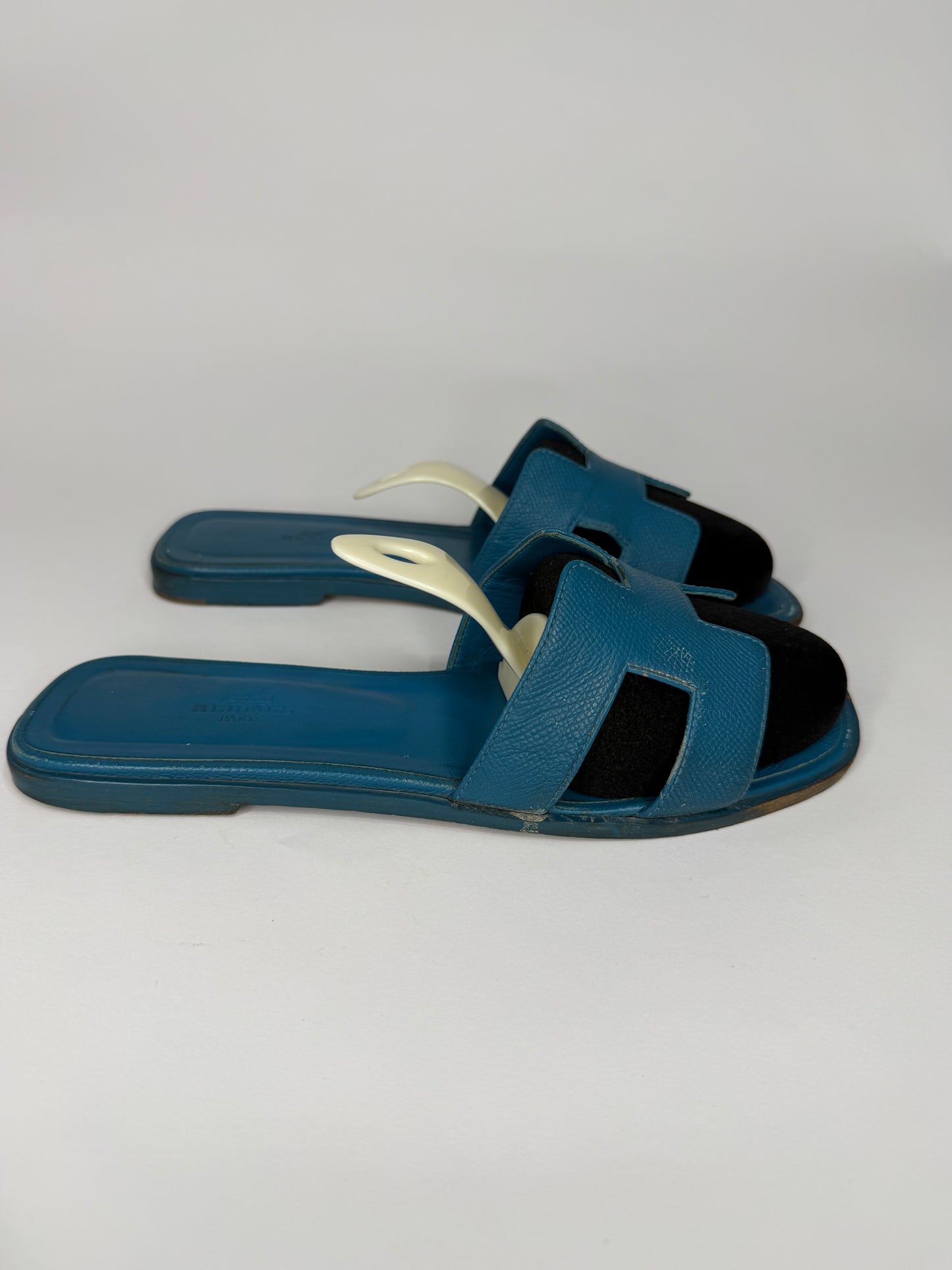HERMES Blue Box Calfskin Oran Sandals 39 EU/ 9 US / 6 UK