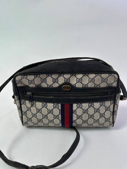 Gucci
GG Supreme Small Ophidia Crossbody Bag